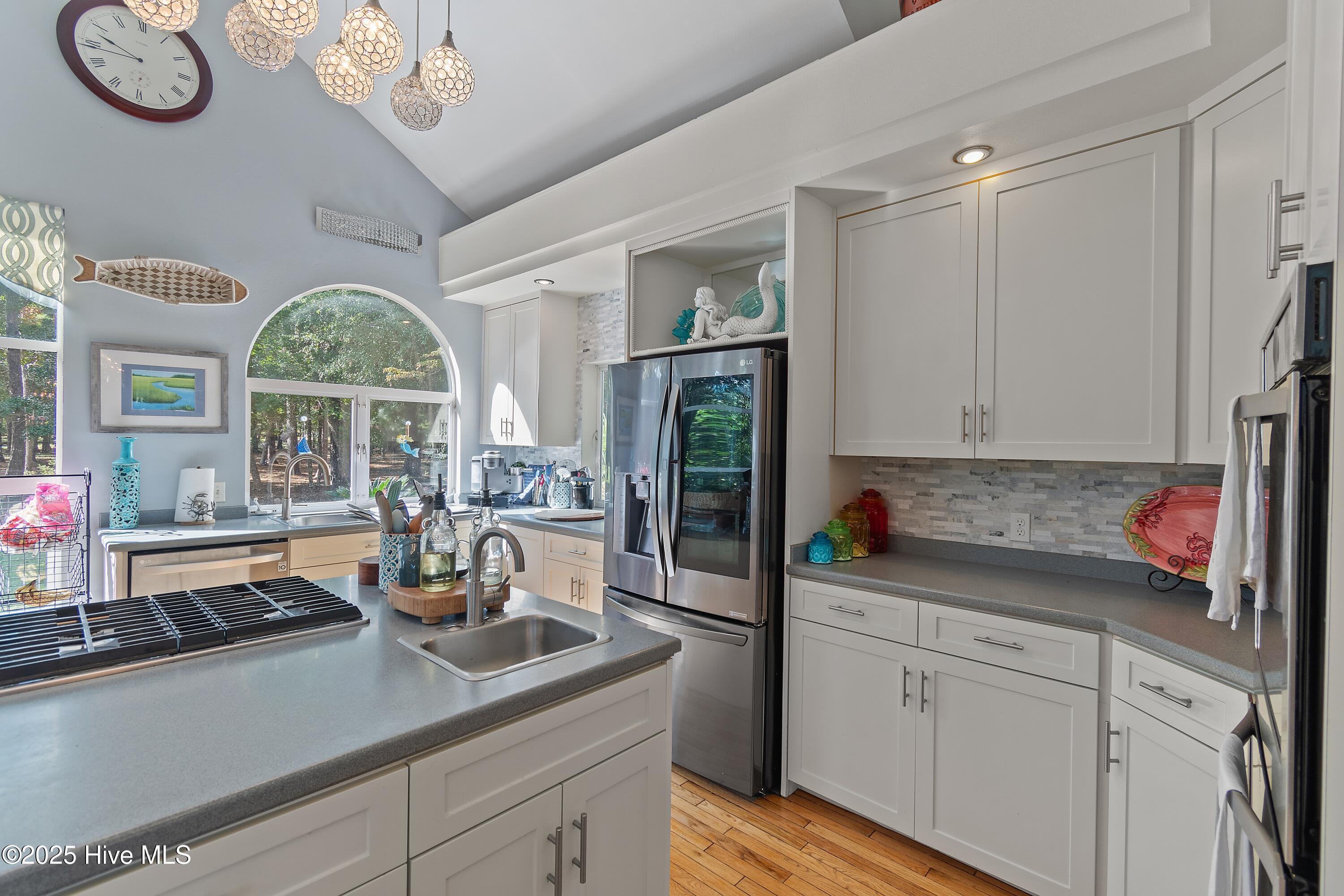 100535274 | Photo 12