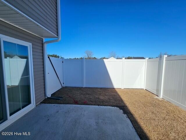 100547692 | Photo 25