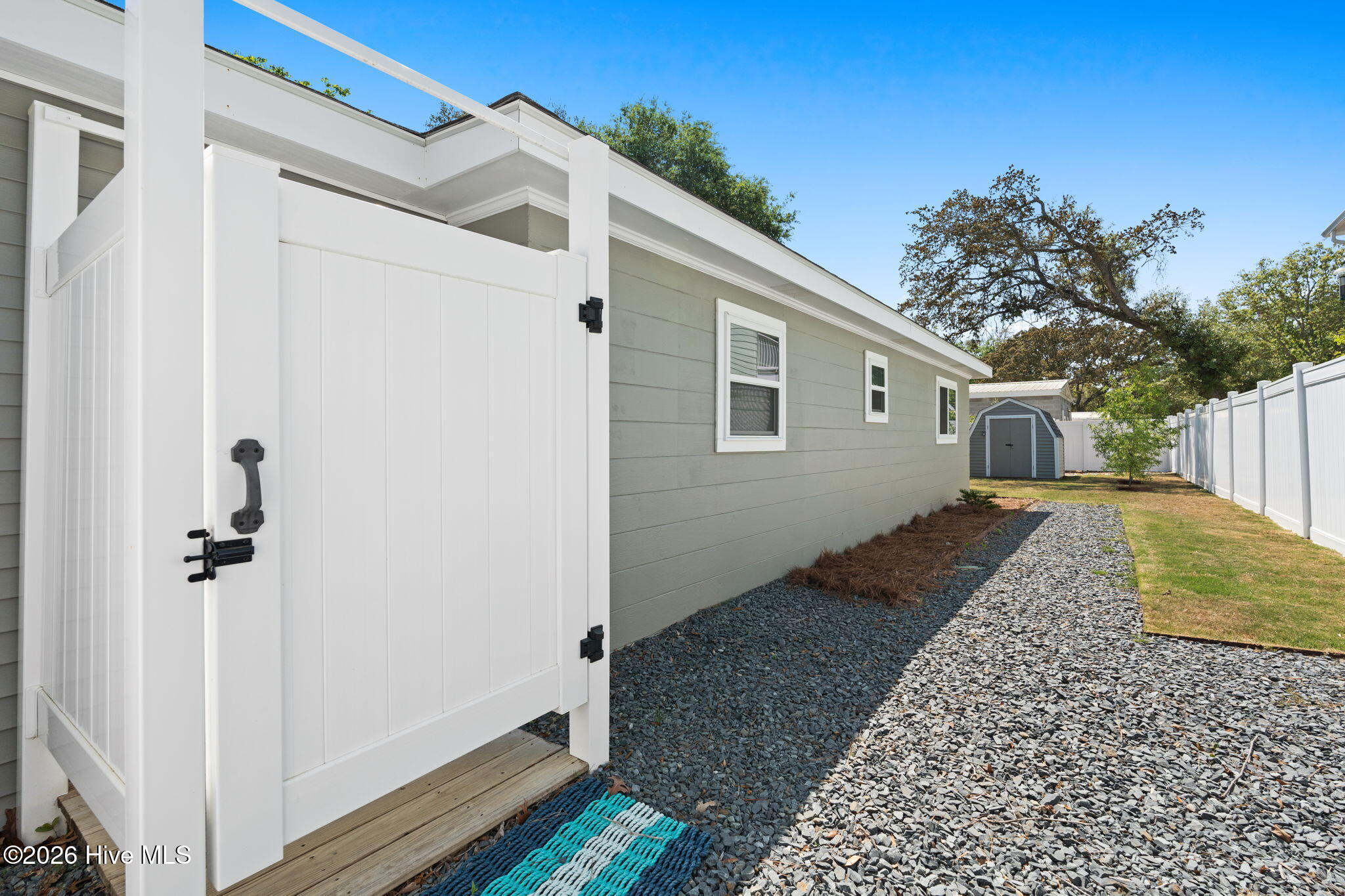 100568132 | Photo 29