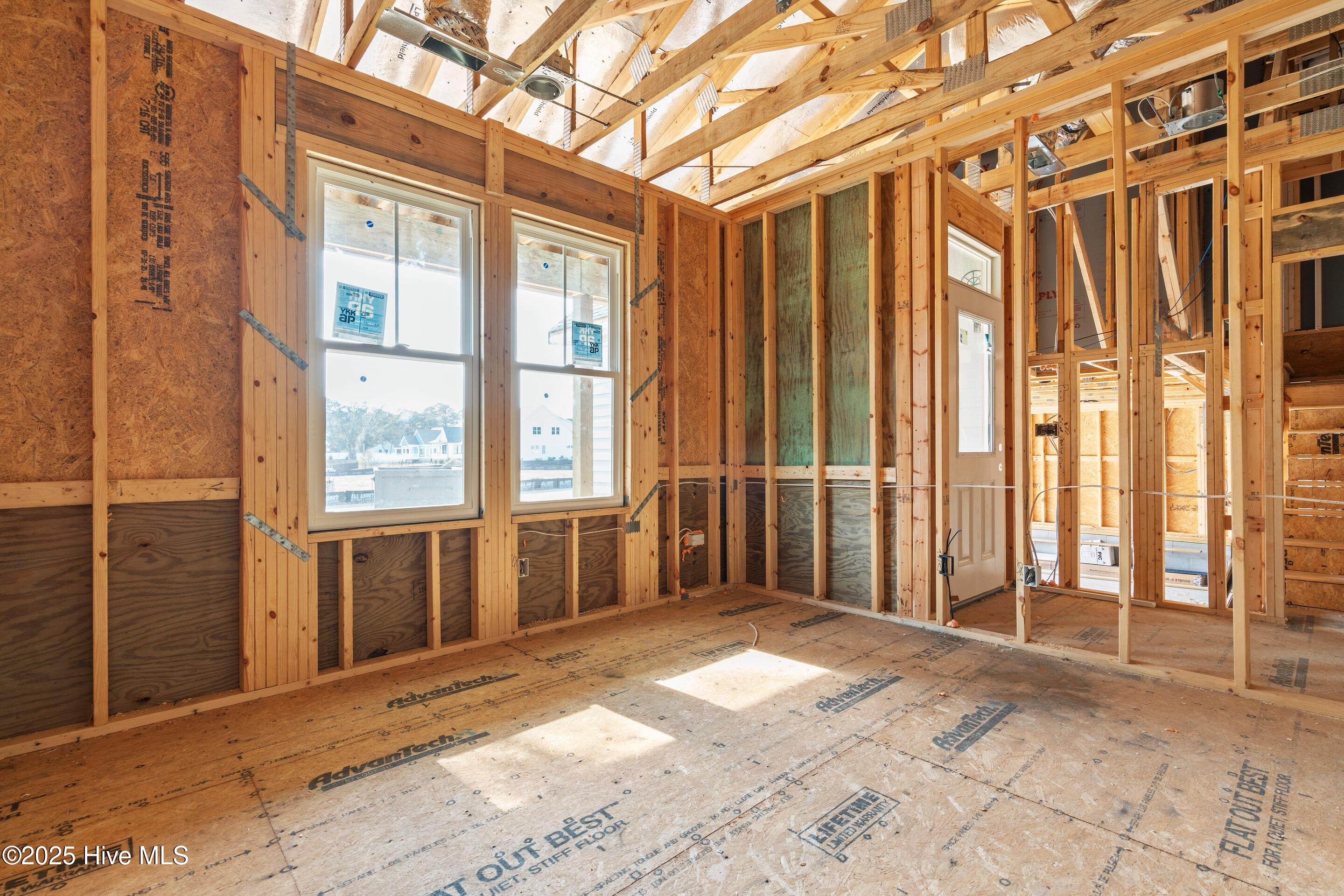 100543070 | Photo 60