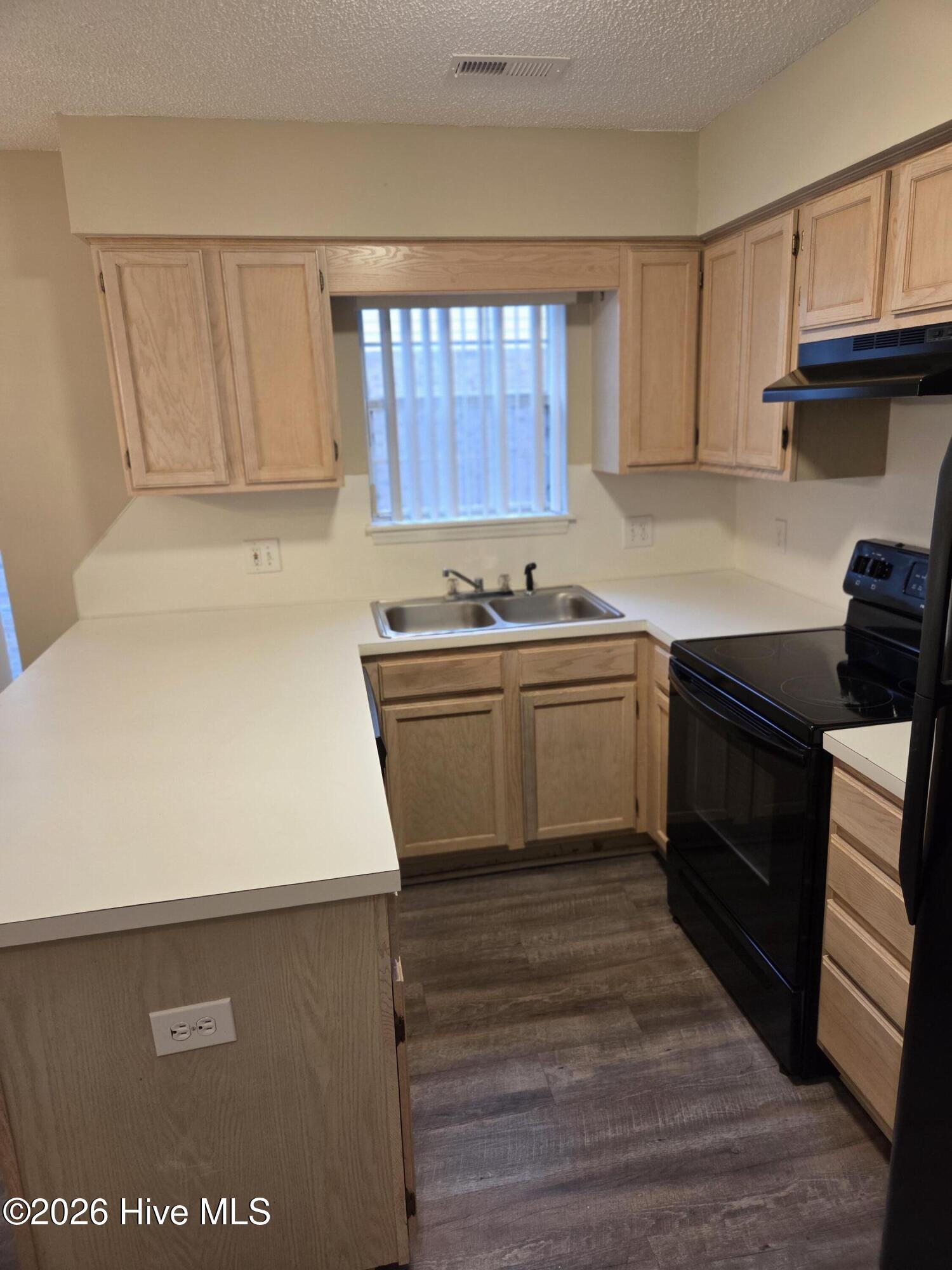 Undisclosed Address, Greenville, NC, 27858