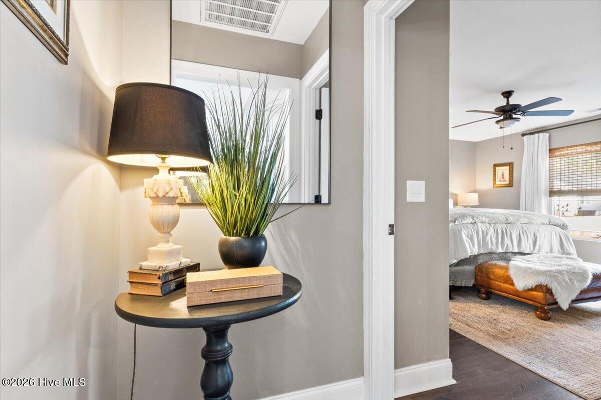 100548136 | Photo 22