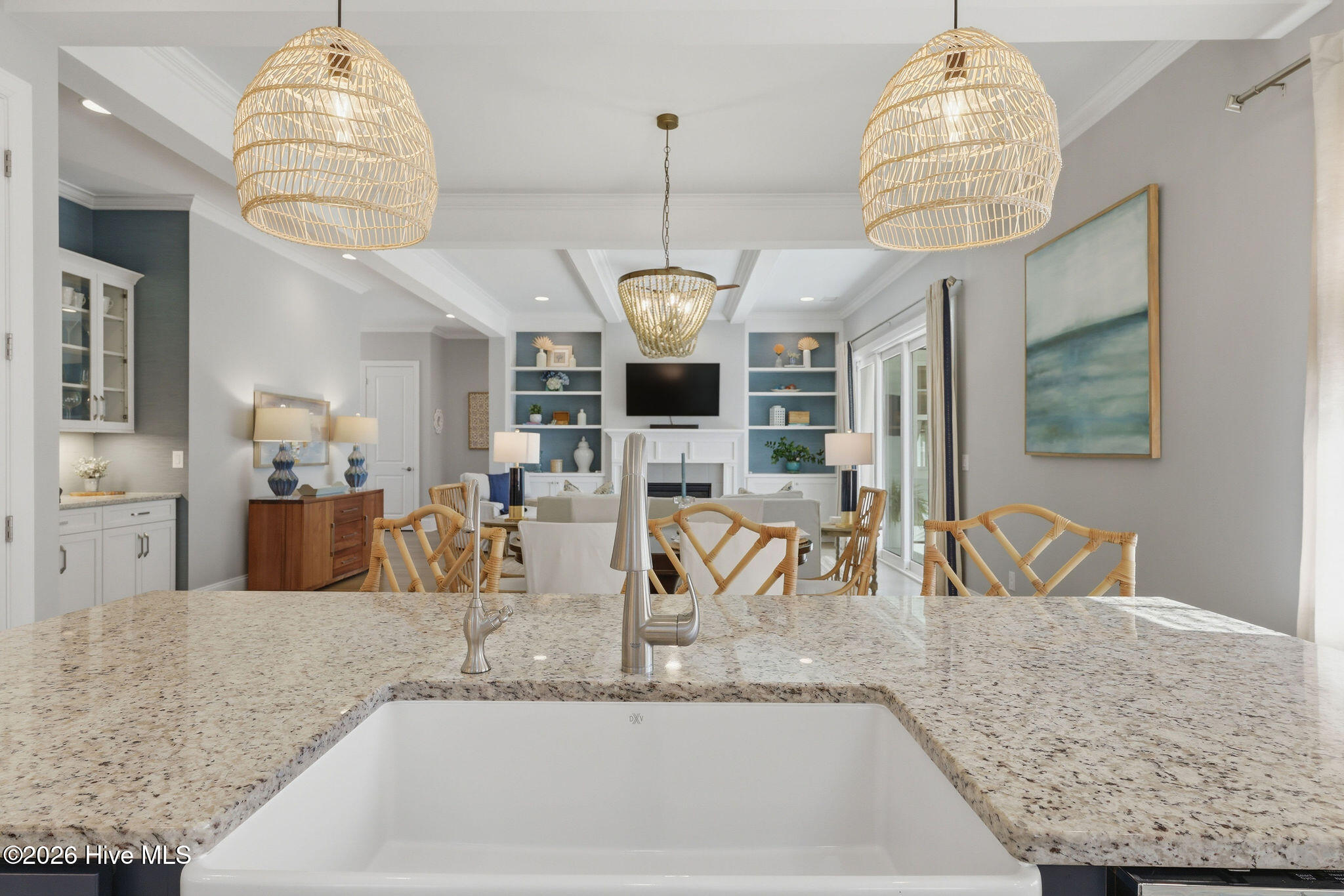 100569190 | Photo 24