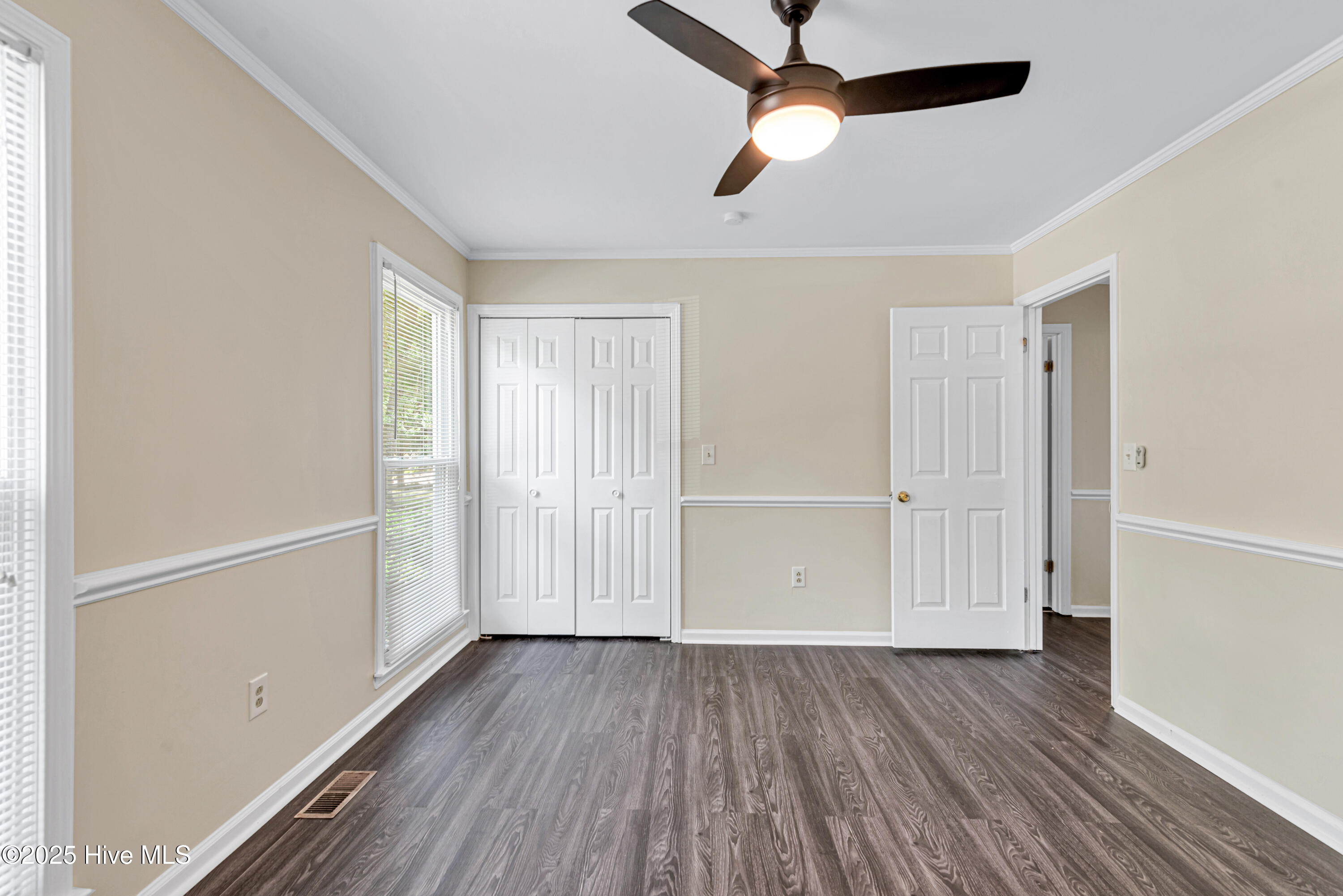 100536398 | Photo 25