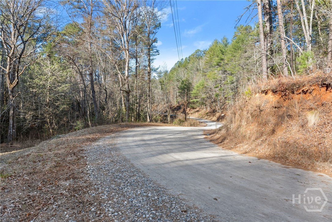 Well maintained Road Shoal Creek Tract