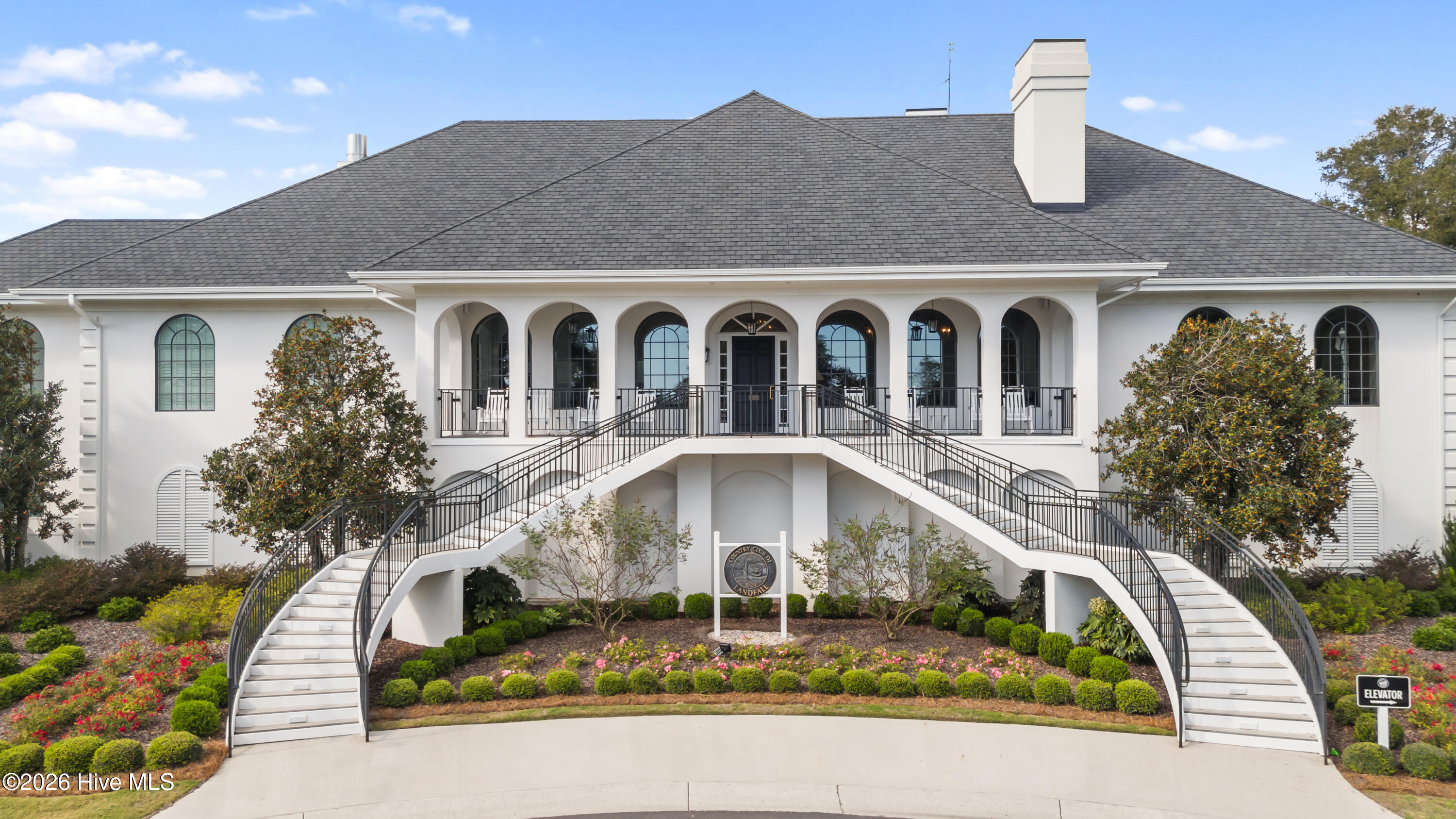 100552064 | Photo 40