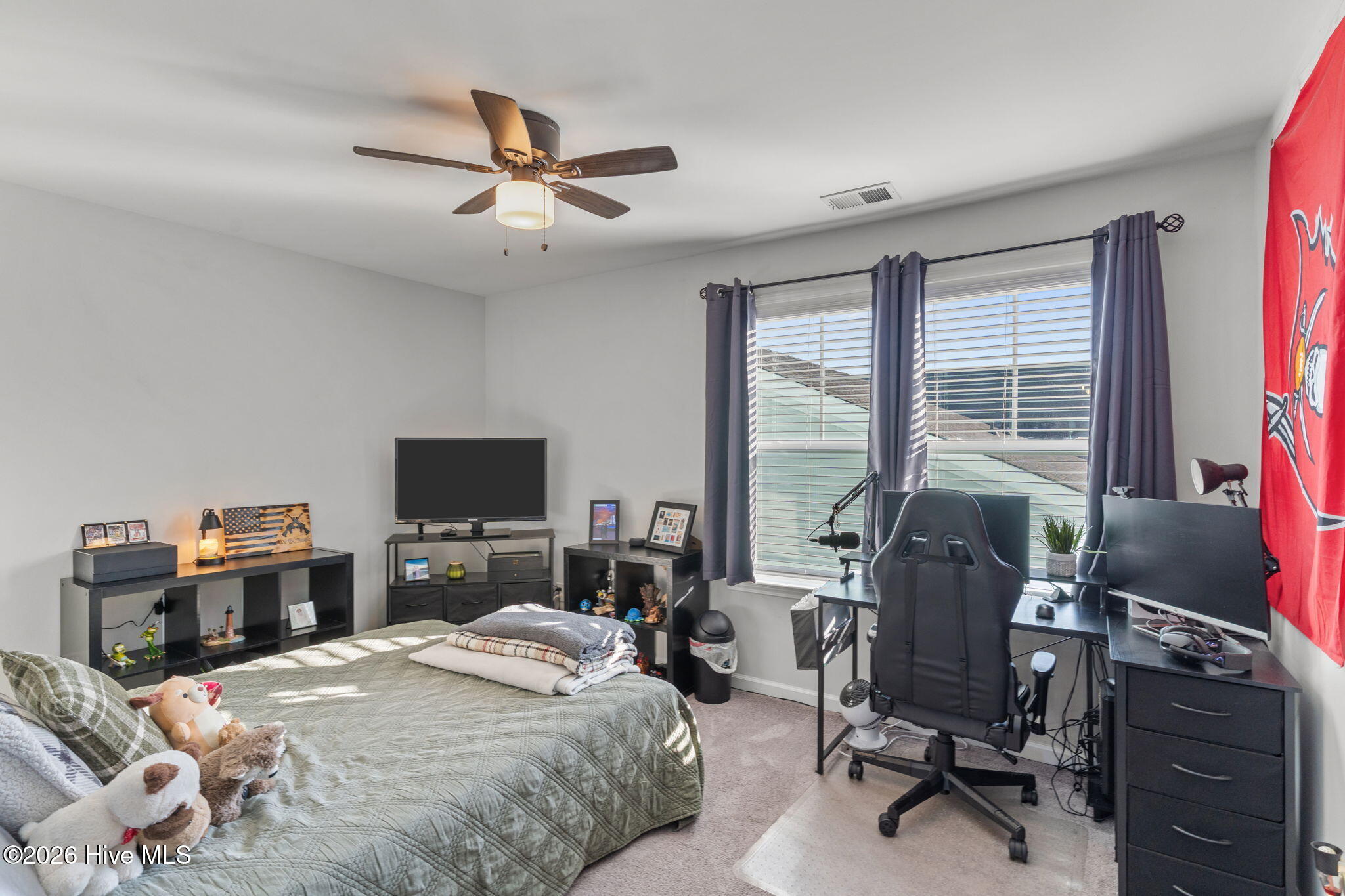 100550760 | Photo 36