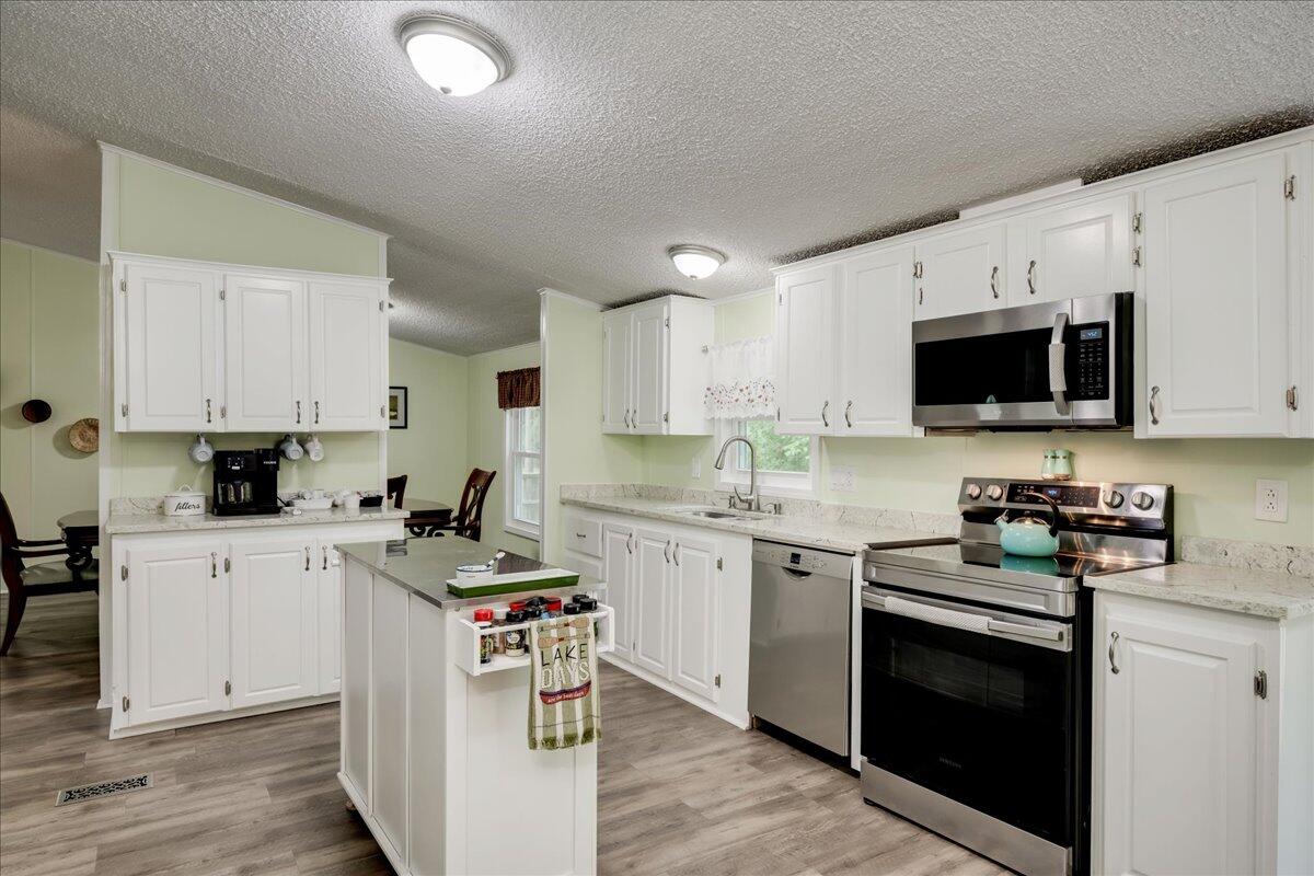 1755 Comanche Circle