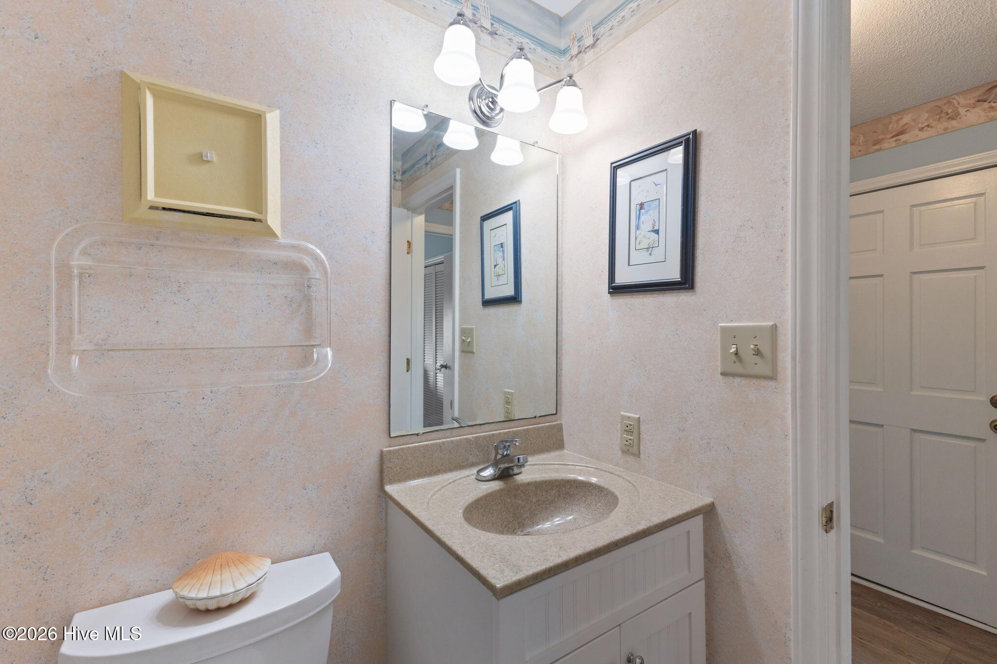 100559007 | Photo 15