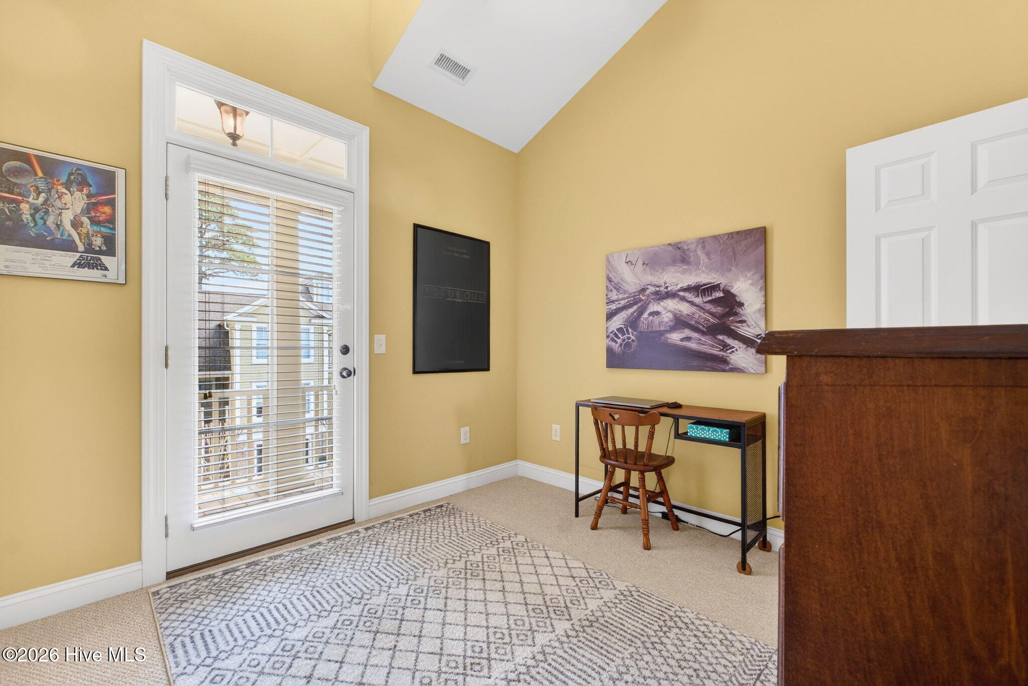 100561397 | Photo 47