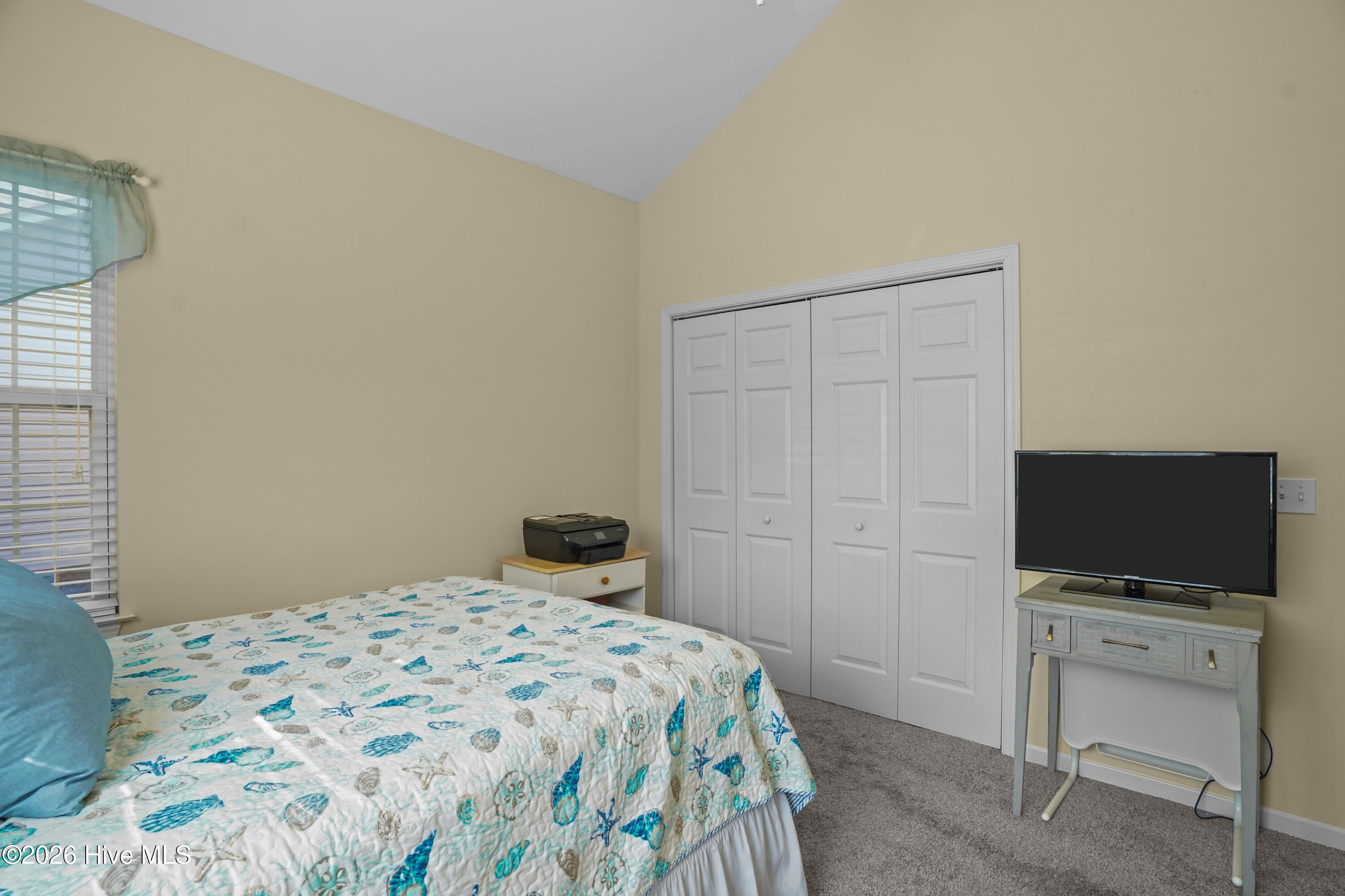 100570621 | Photo 22