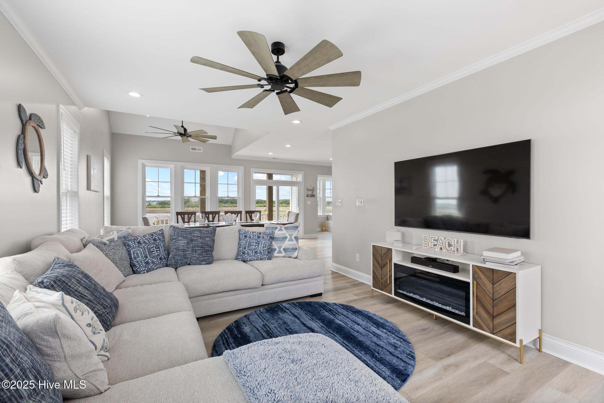 100511238 | Photo 36