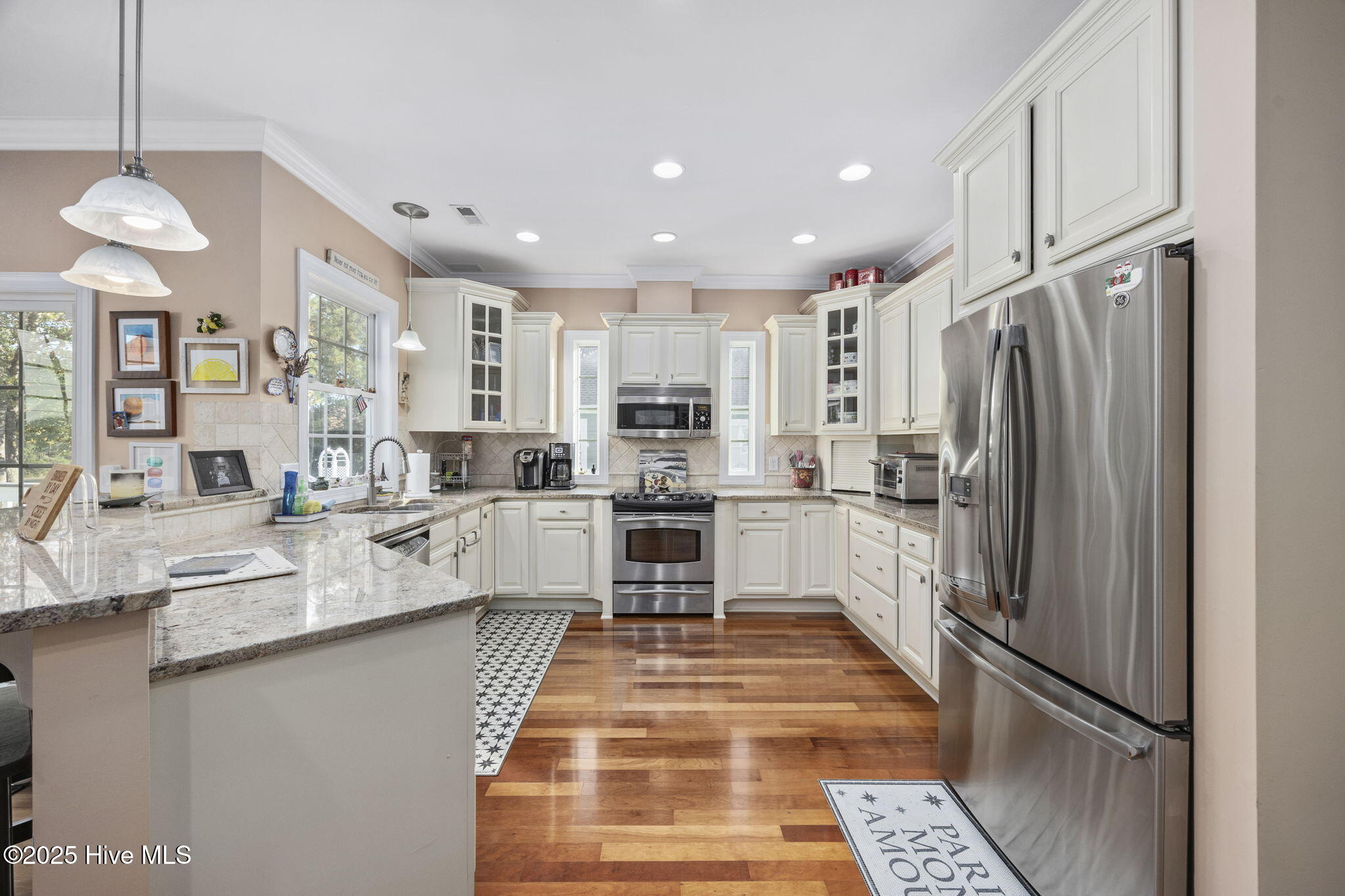 100542443 | Photo 15