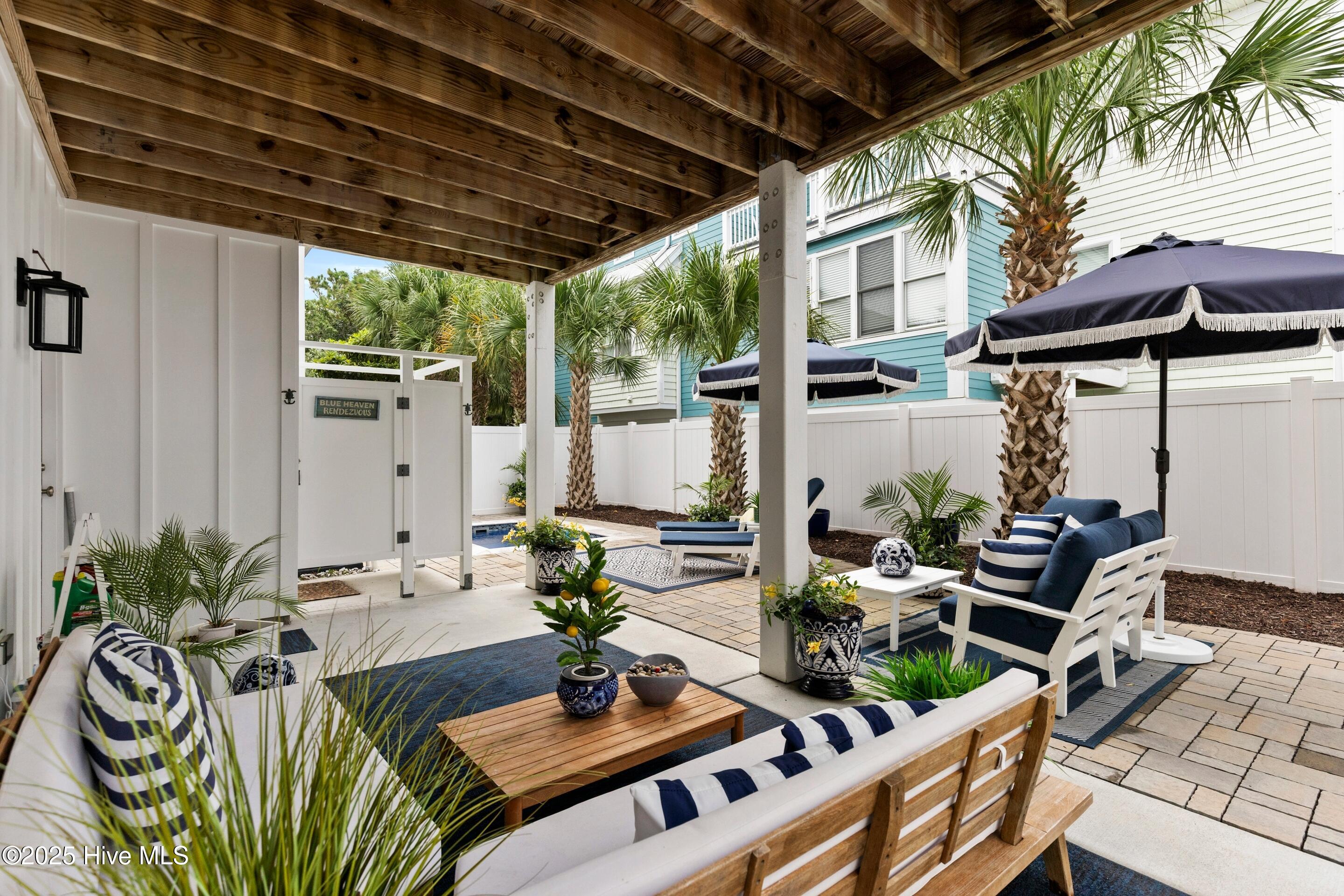 100532410 | Photo 74