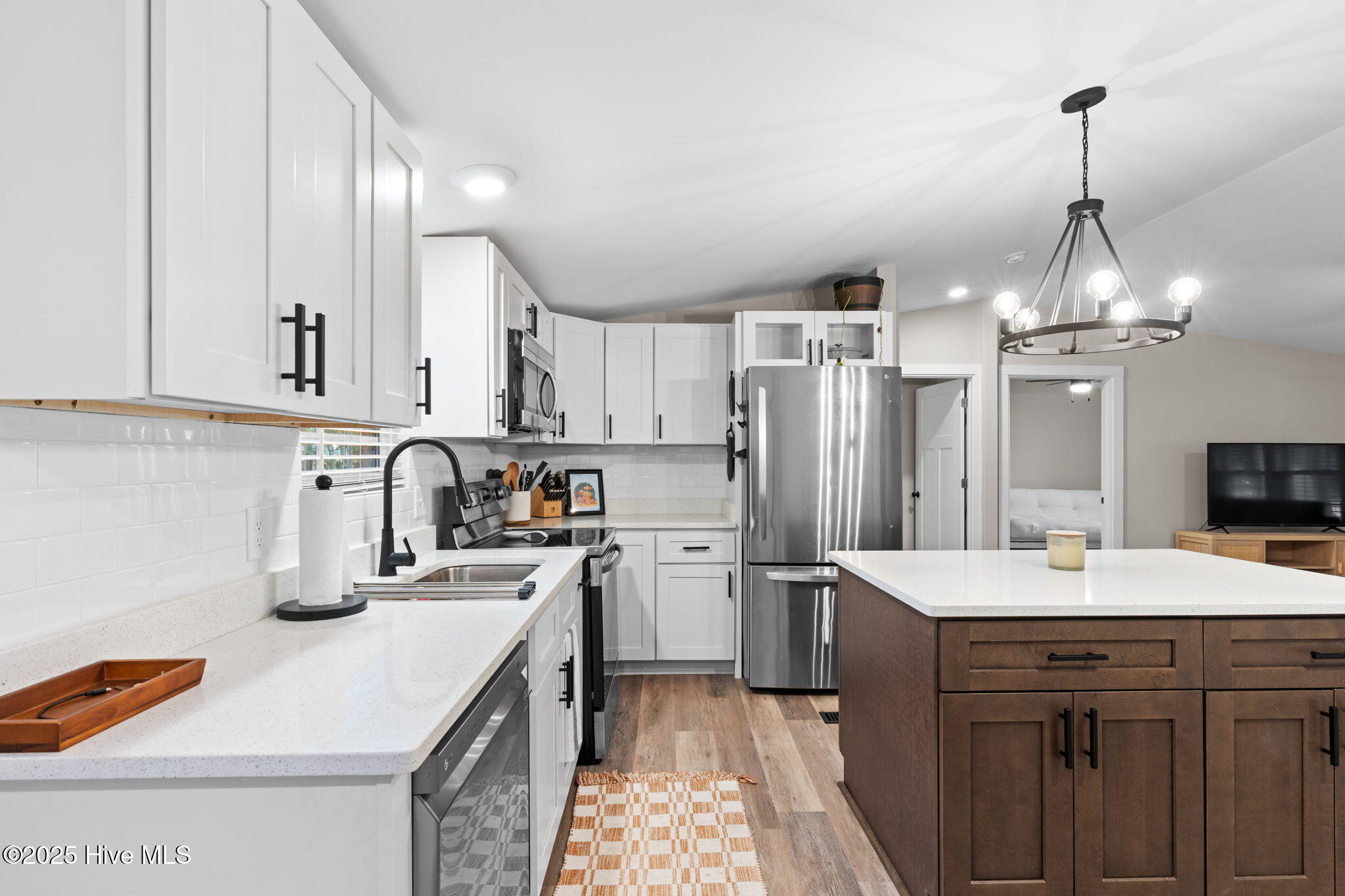 100545066 | Photo 14