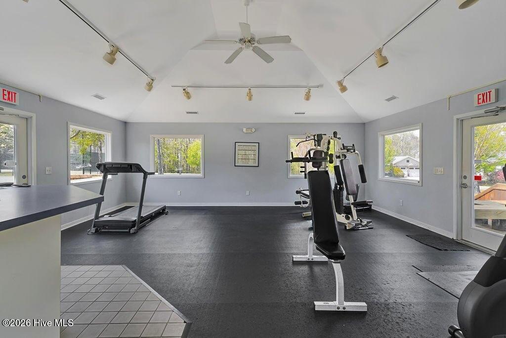 100568961 | Photo 77