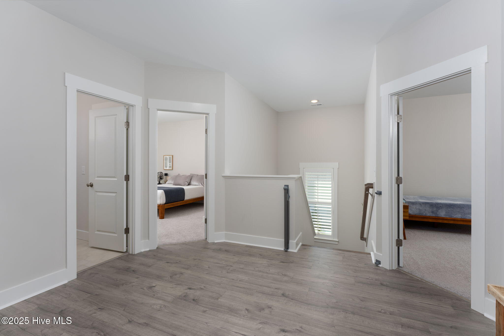 100527863 | Photo 26