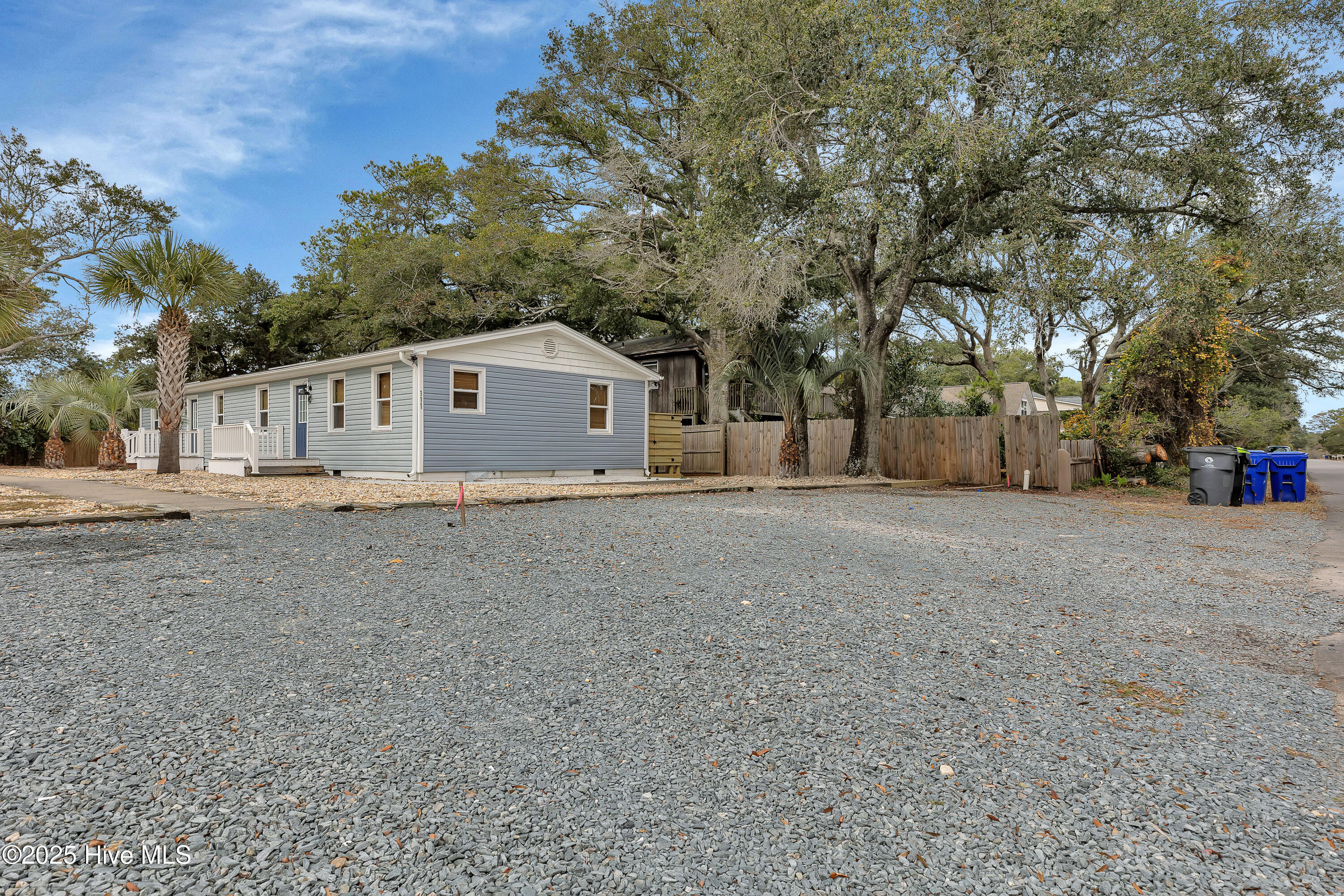 100540194 | Photo 25