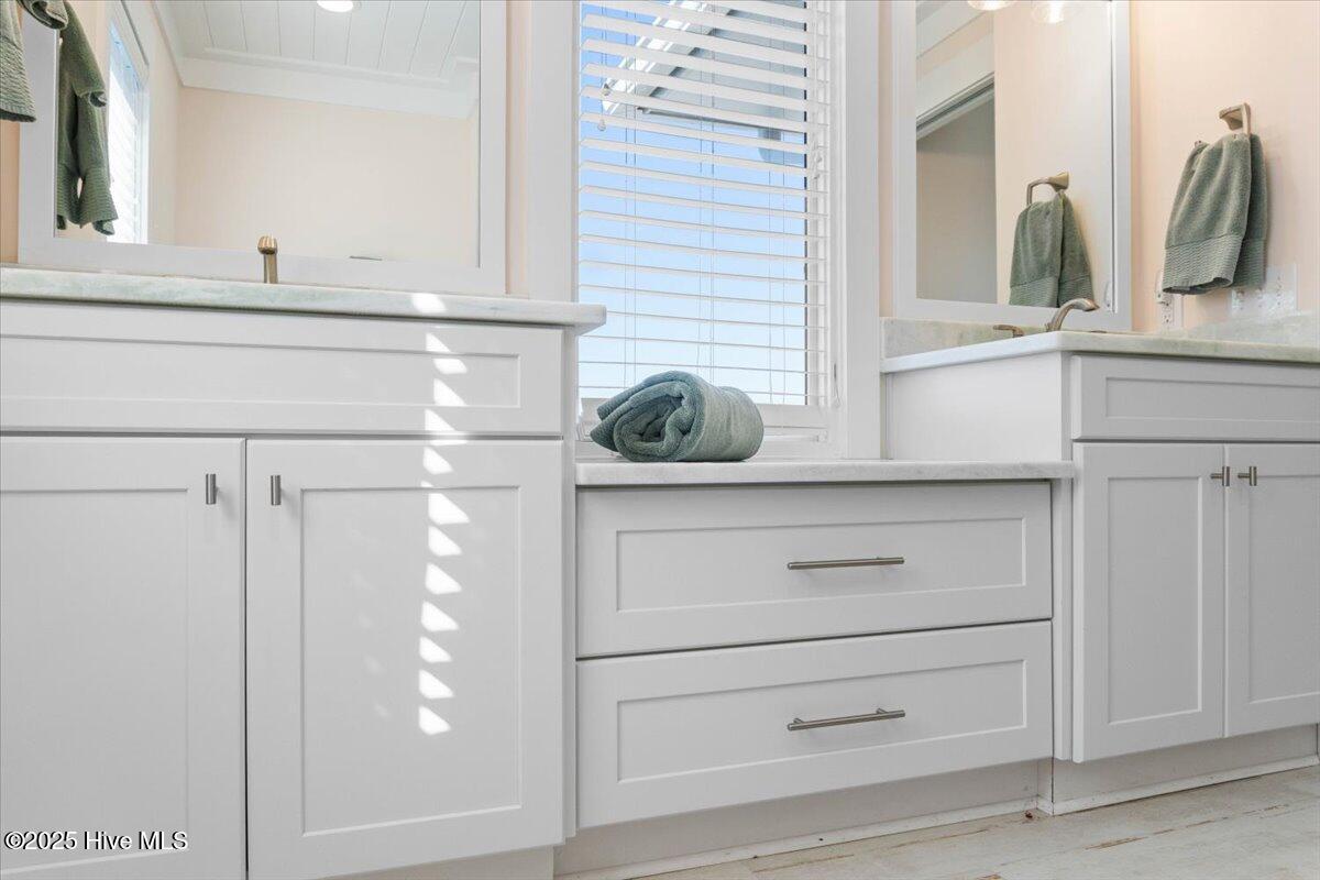 100491372 | Photo 76