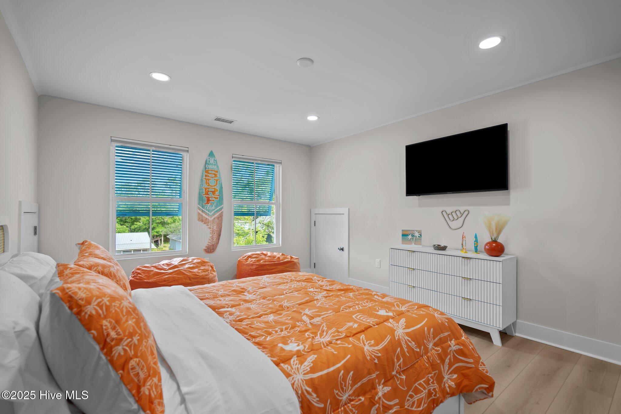 100519500 | Photo 35