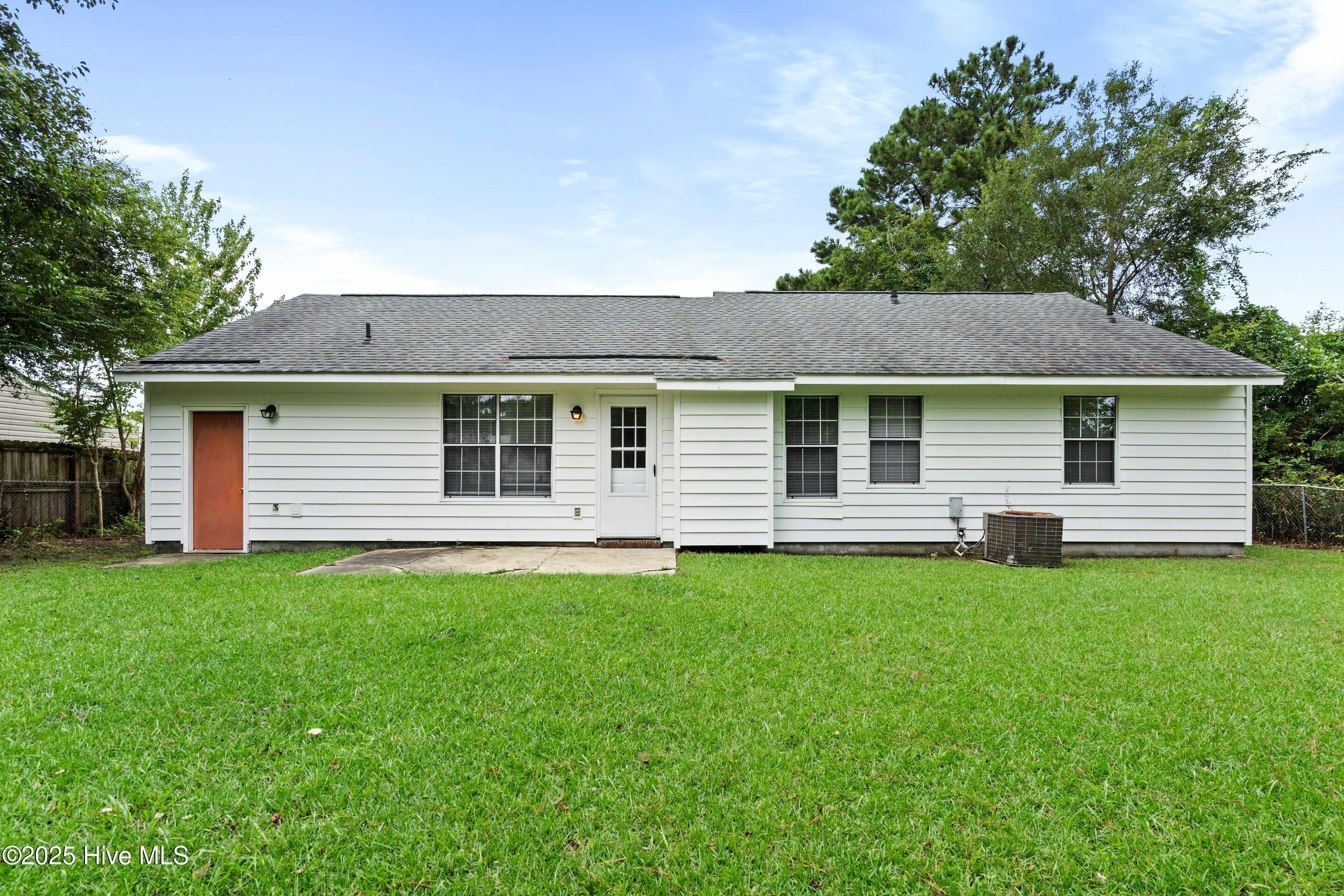 100523596 | Photo 43