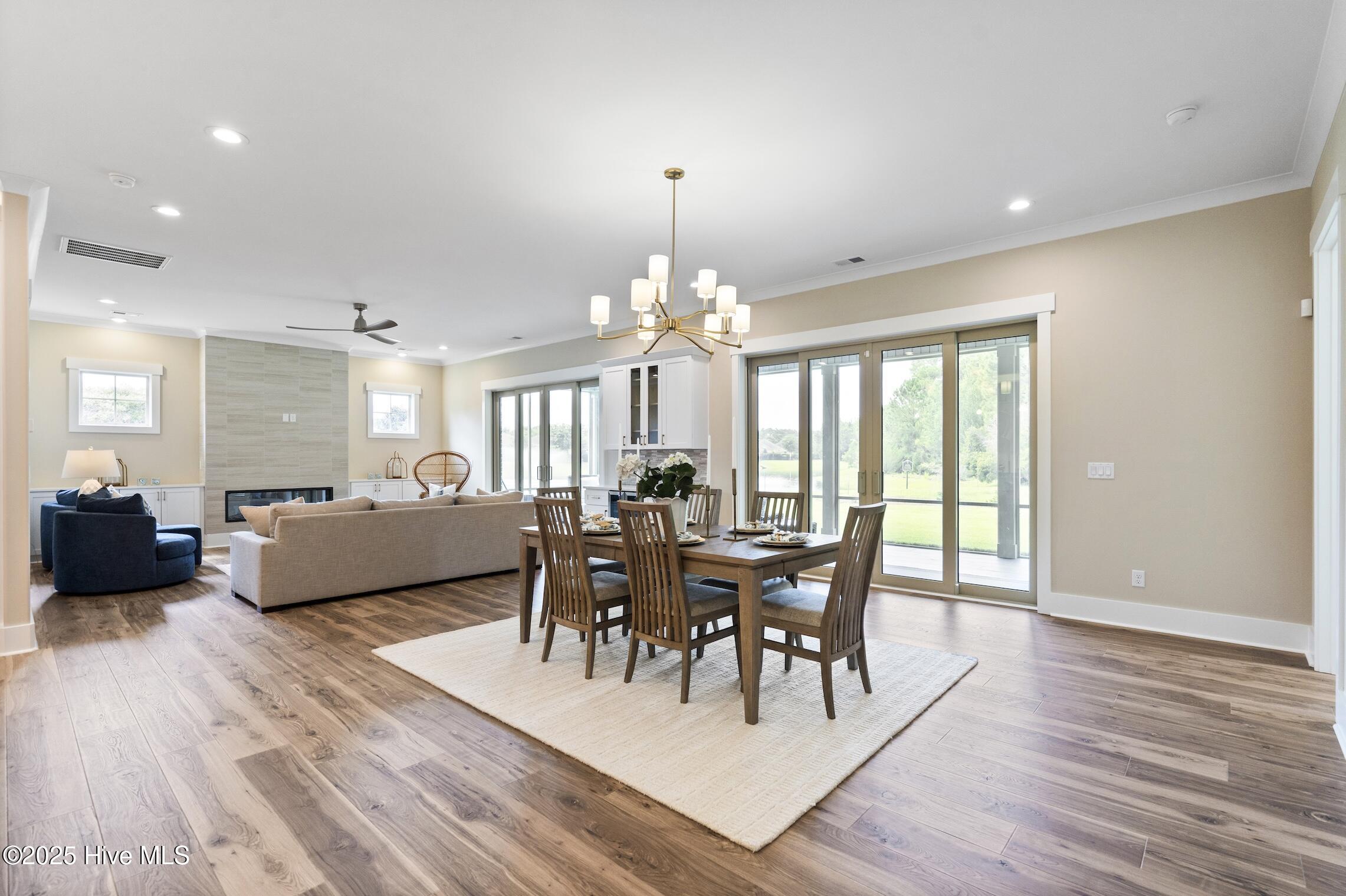 100537970 | Photo 15