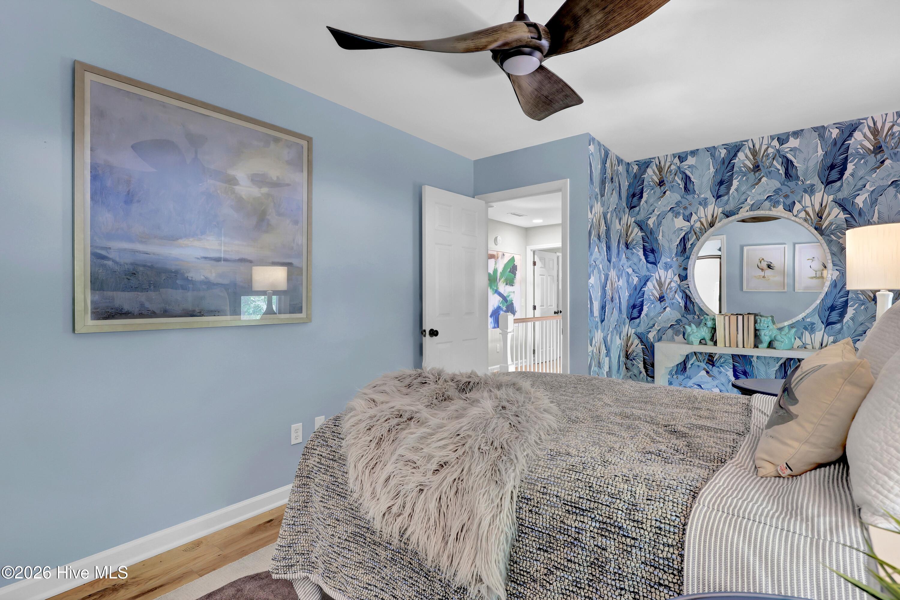 100569392 | Photo 30