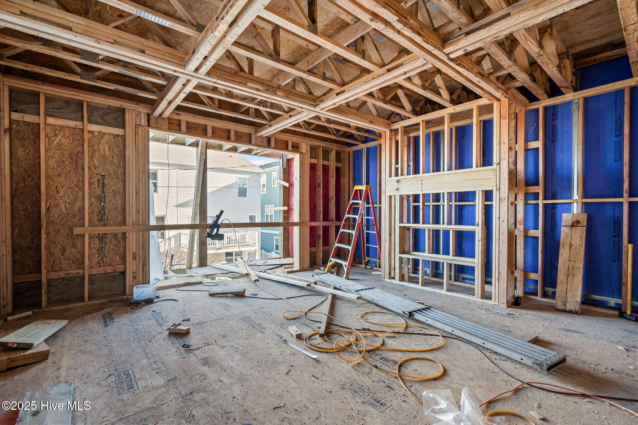 100547046 | Photo 15