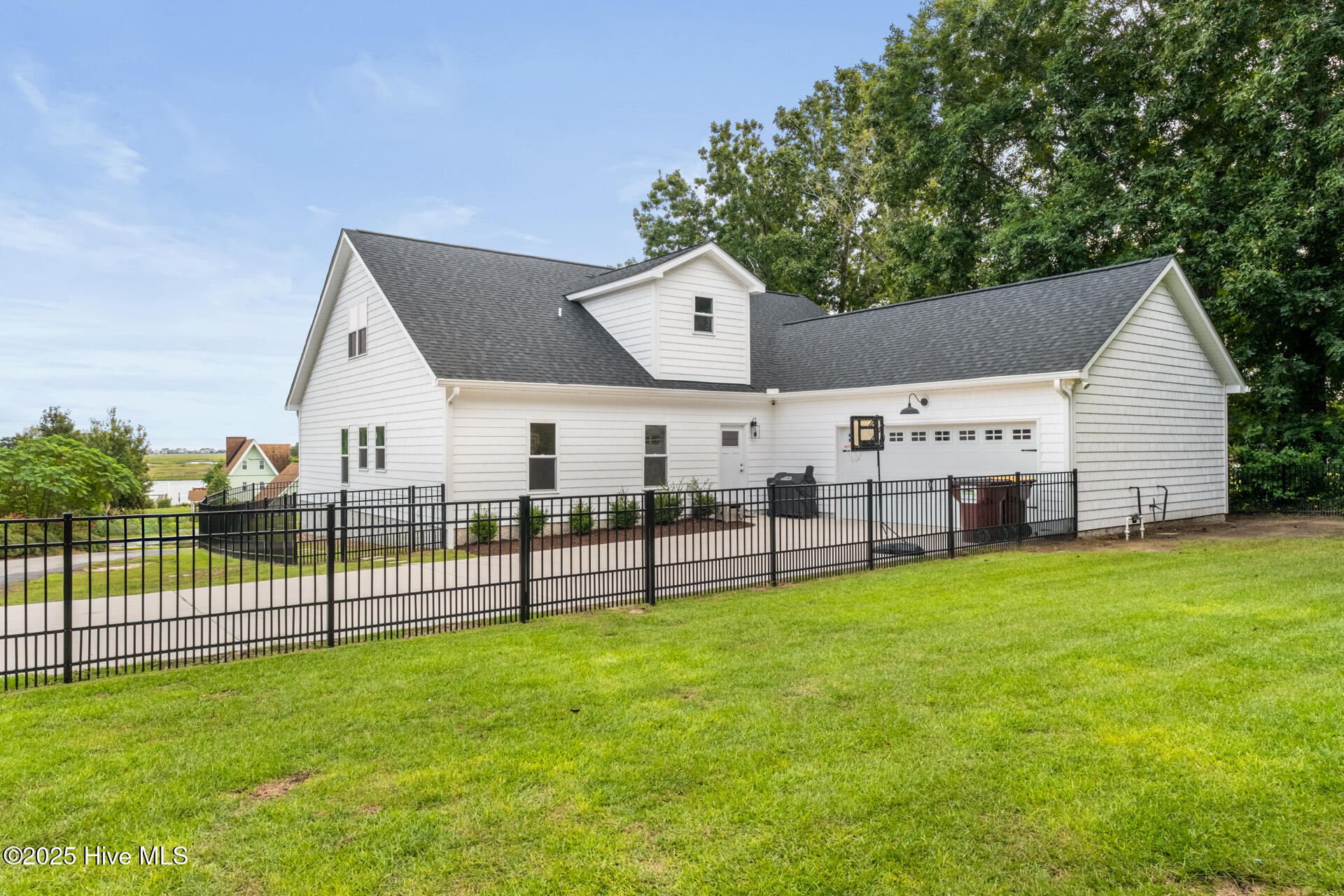 100554078 | Photo 50