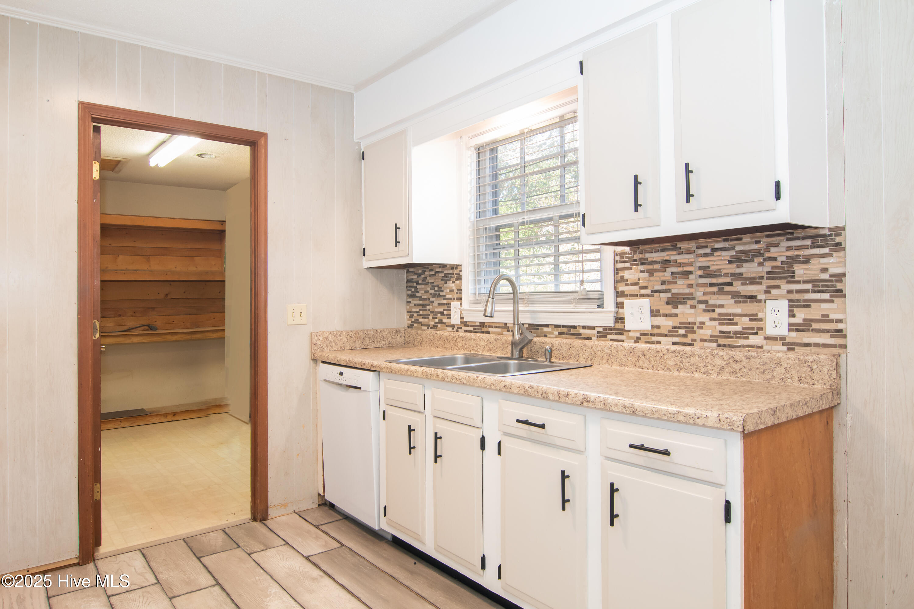 100545046 | Photo 10