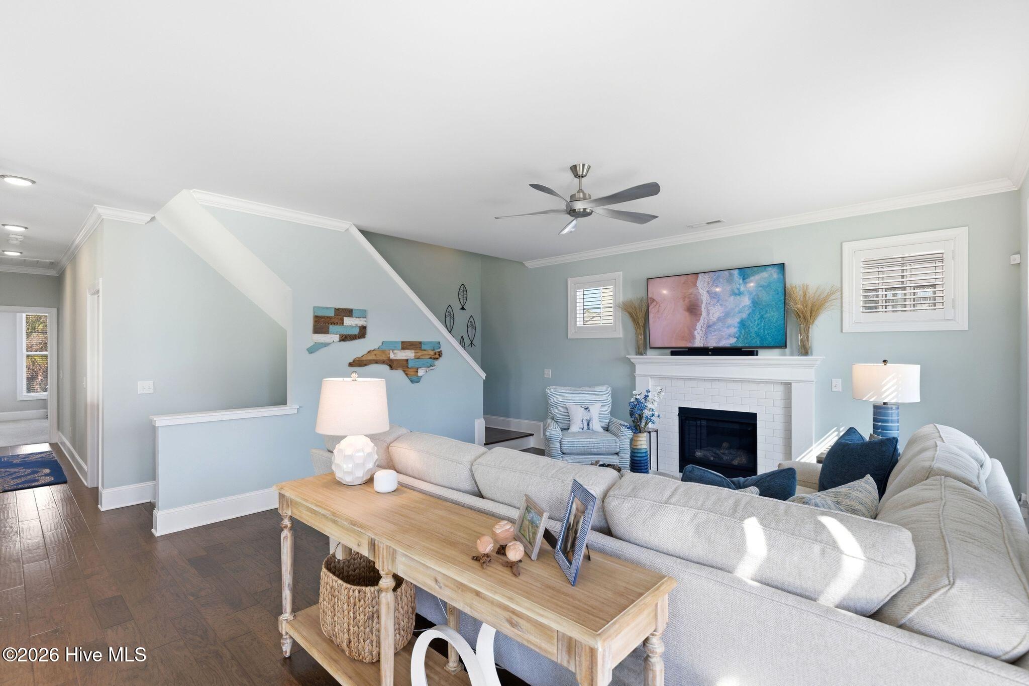 100559655 | Photo 11