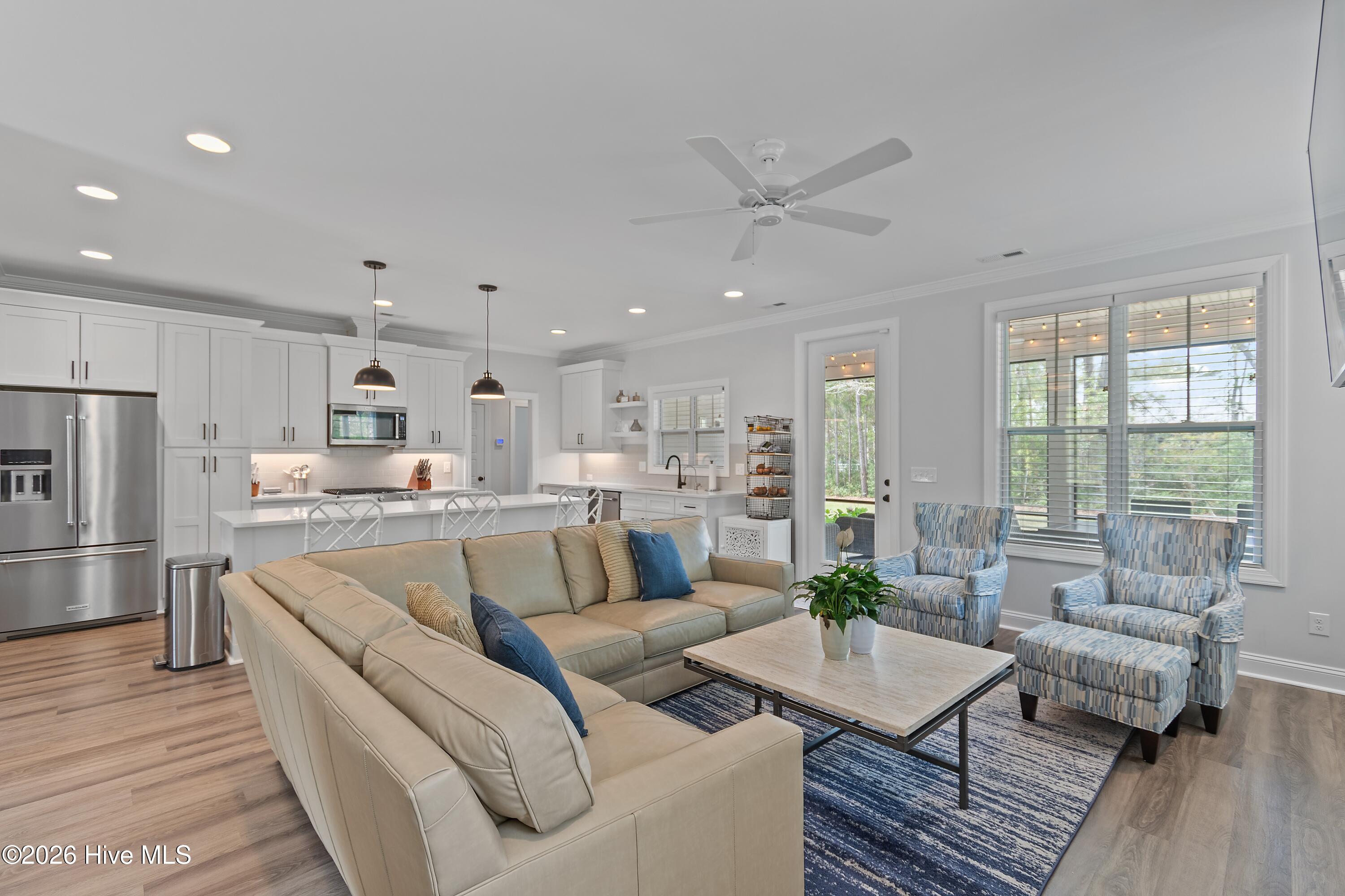 100565017 | Photo 12