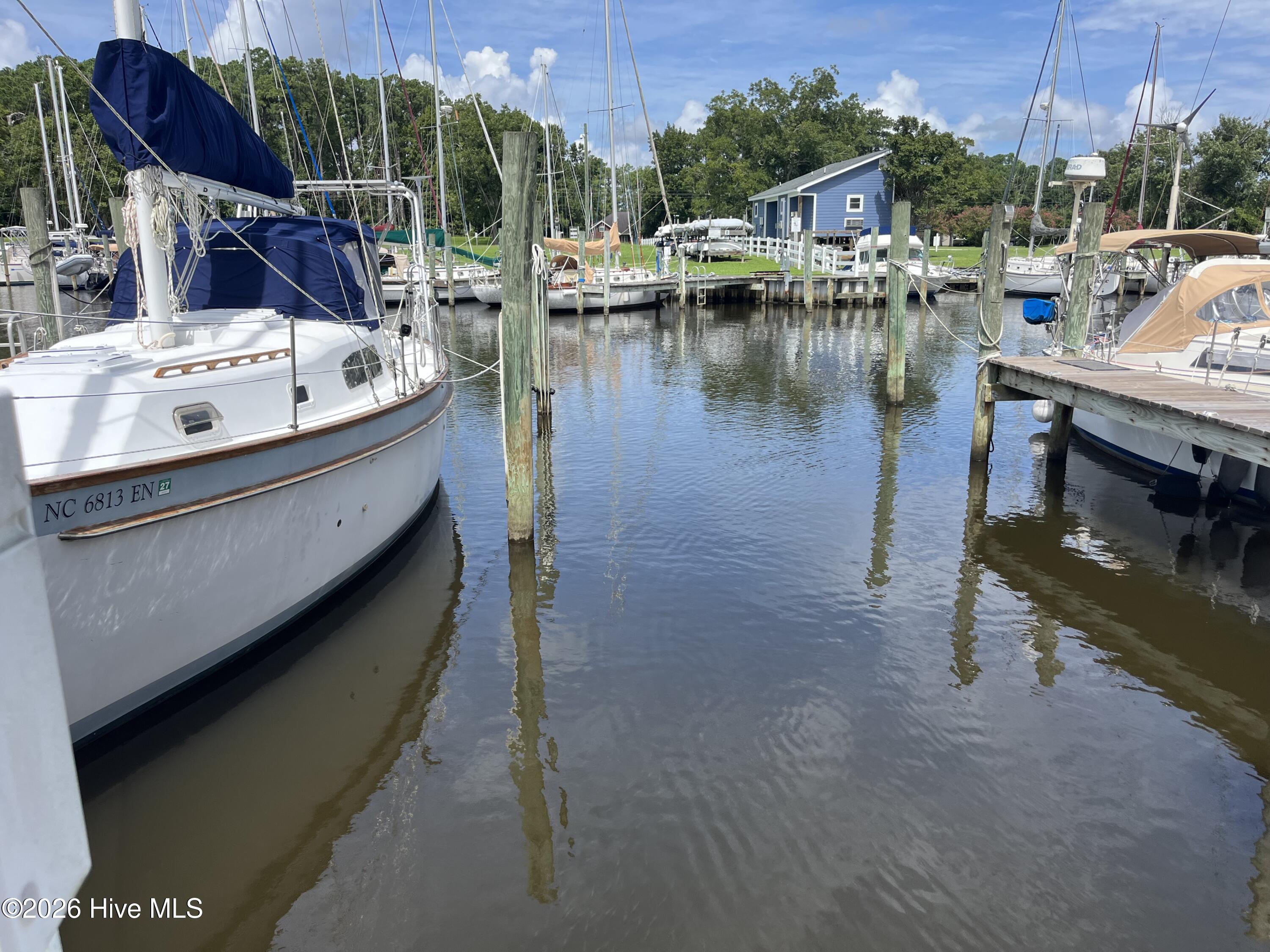 27 Pecan Grove Marina Boat Slip 27,Oriental