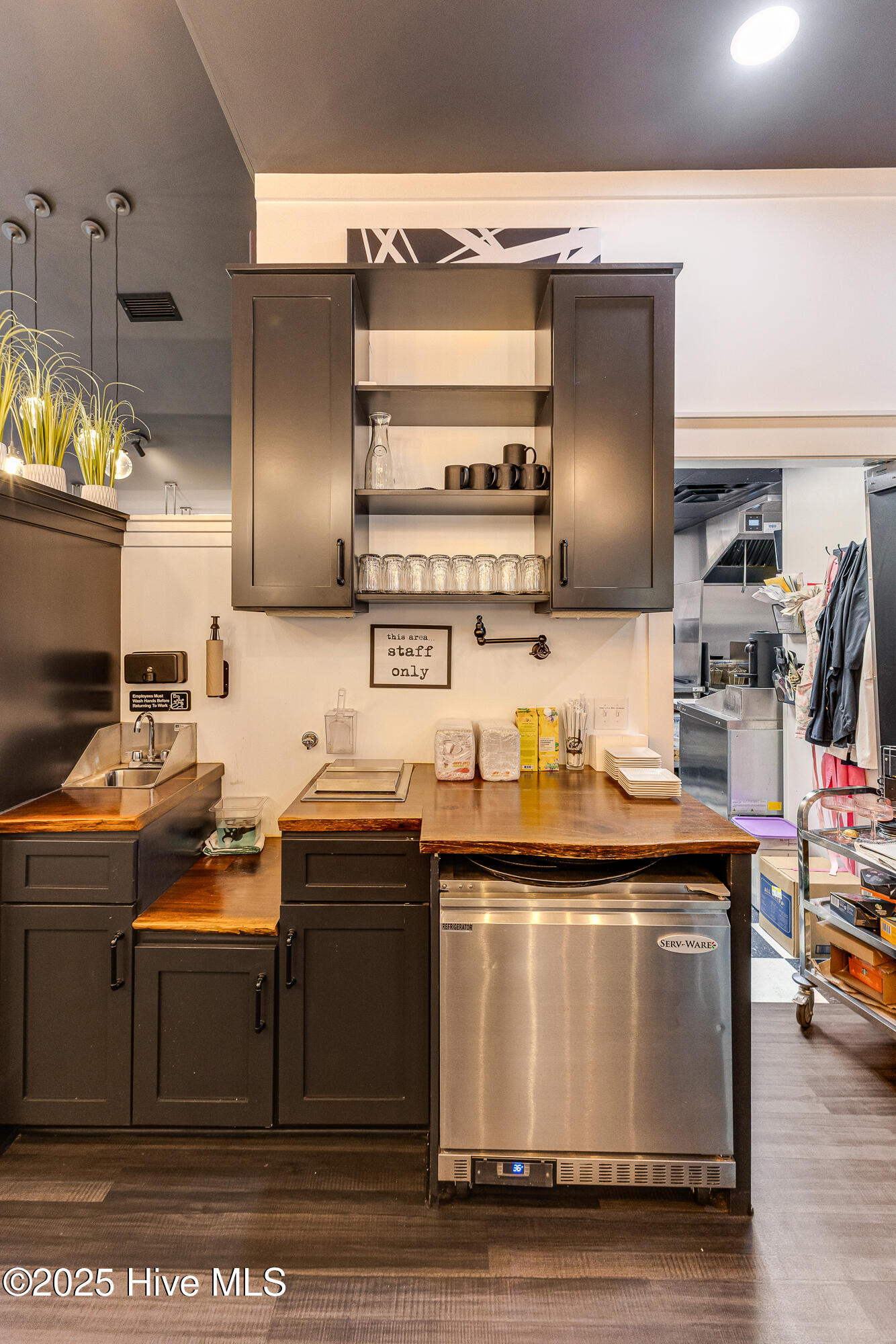 100509420 | Photo 16