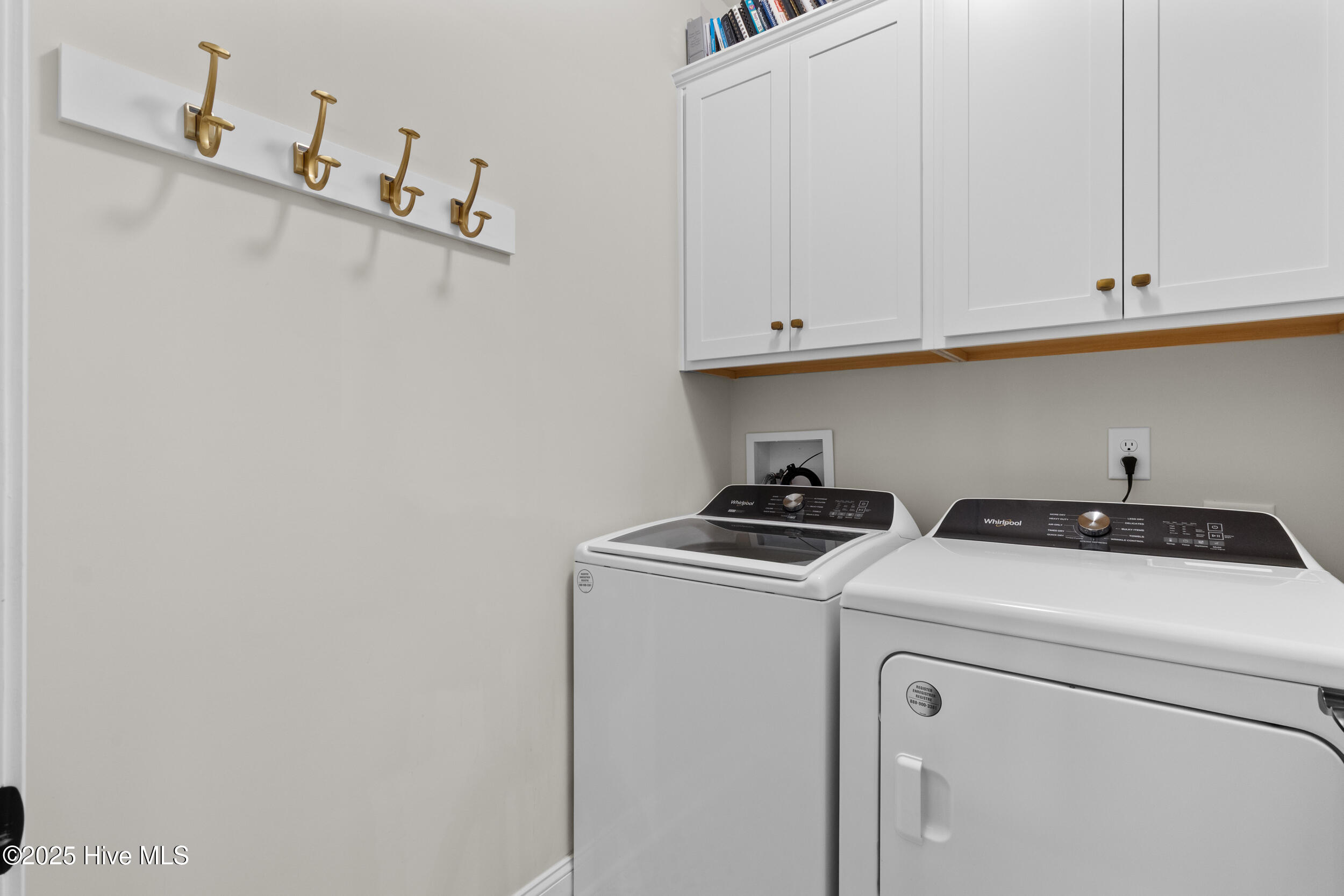 100525242 | Photo 38