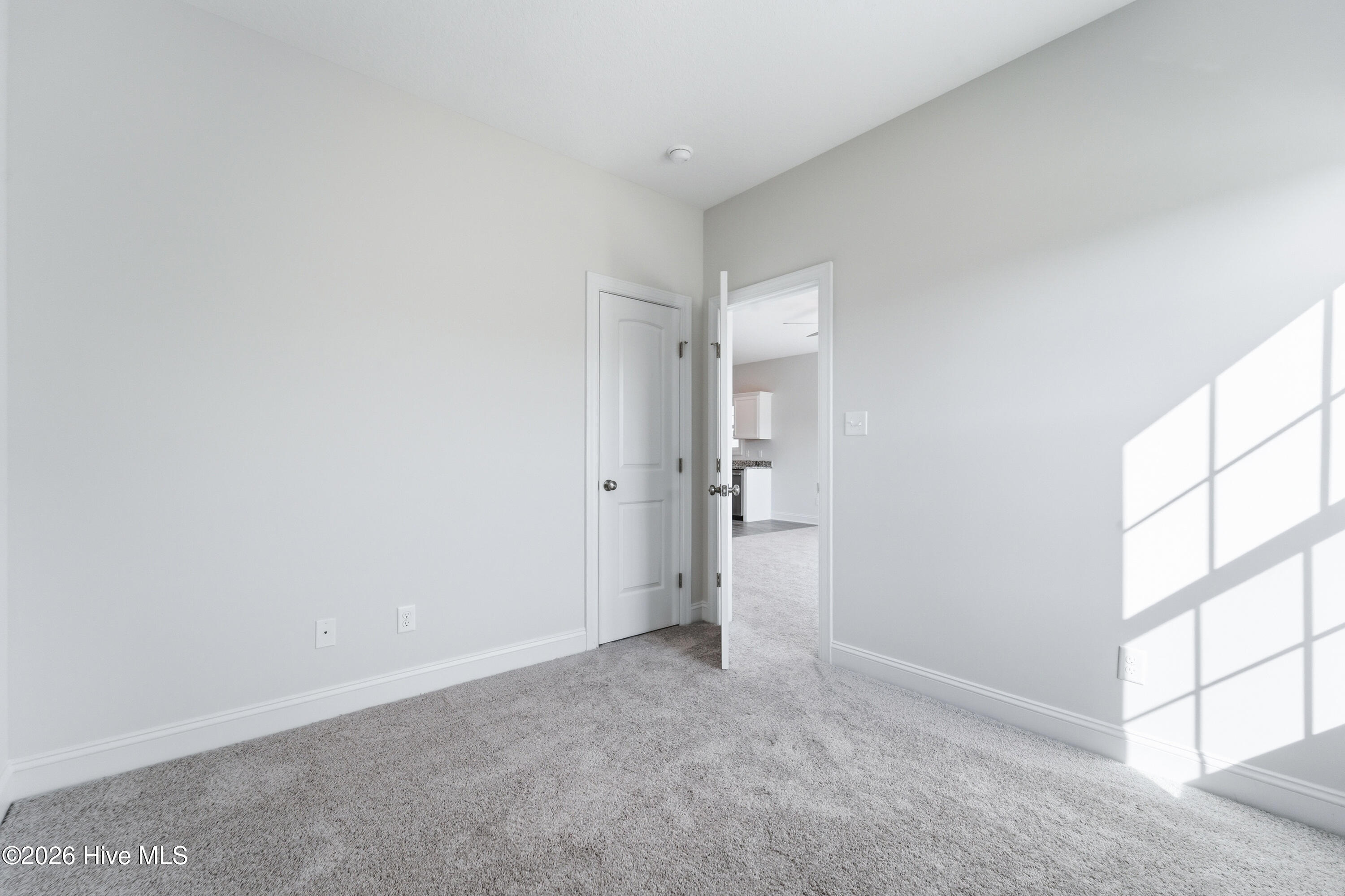 100530742 | Photo 28