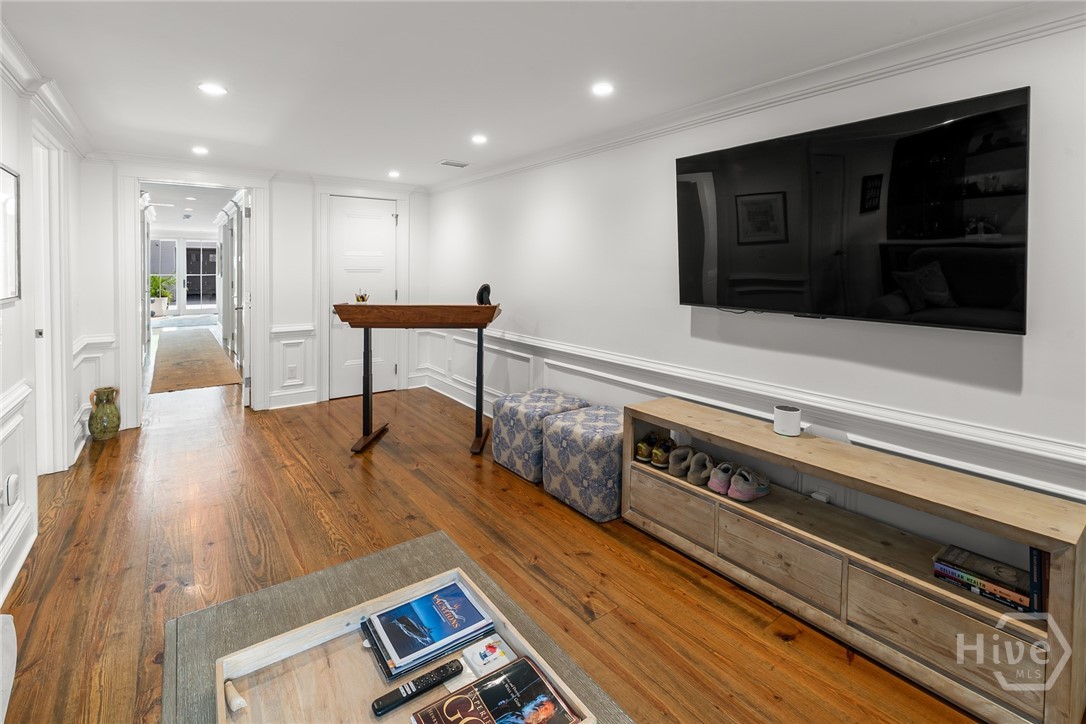 Garden Level- Flex Room