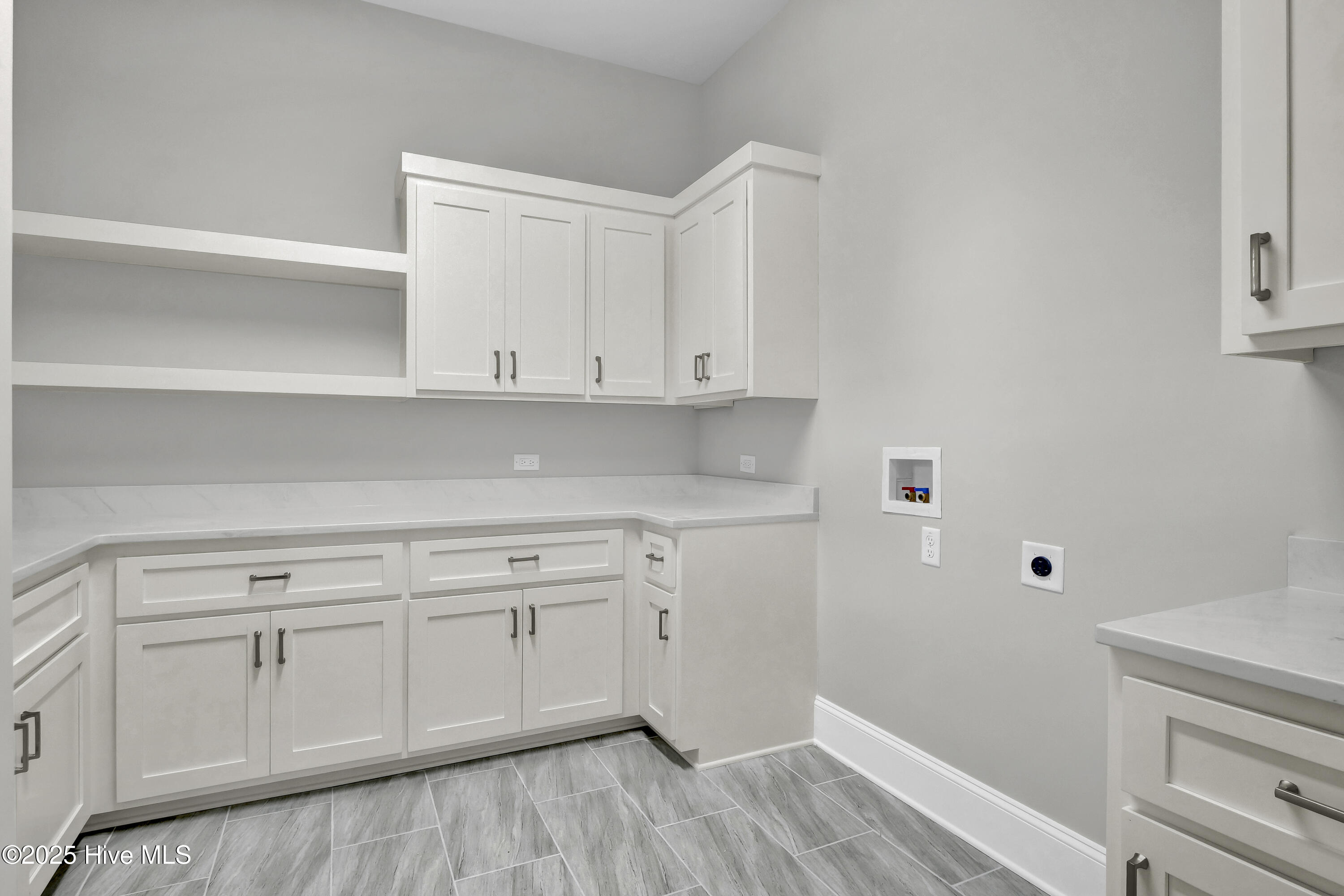 100538861 | Photo 46