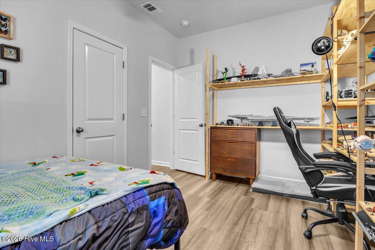 100566058 | Photo 38