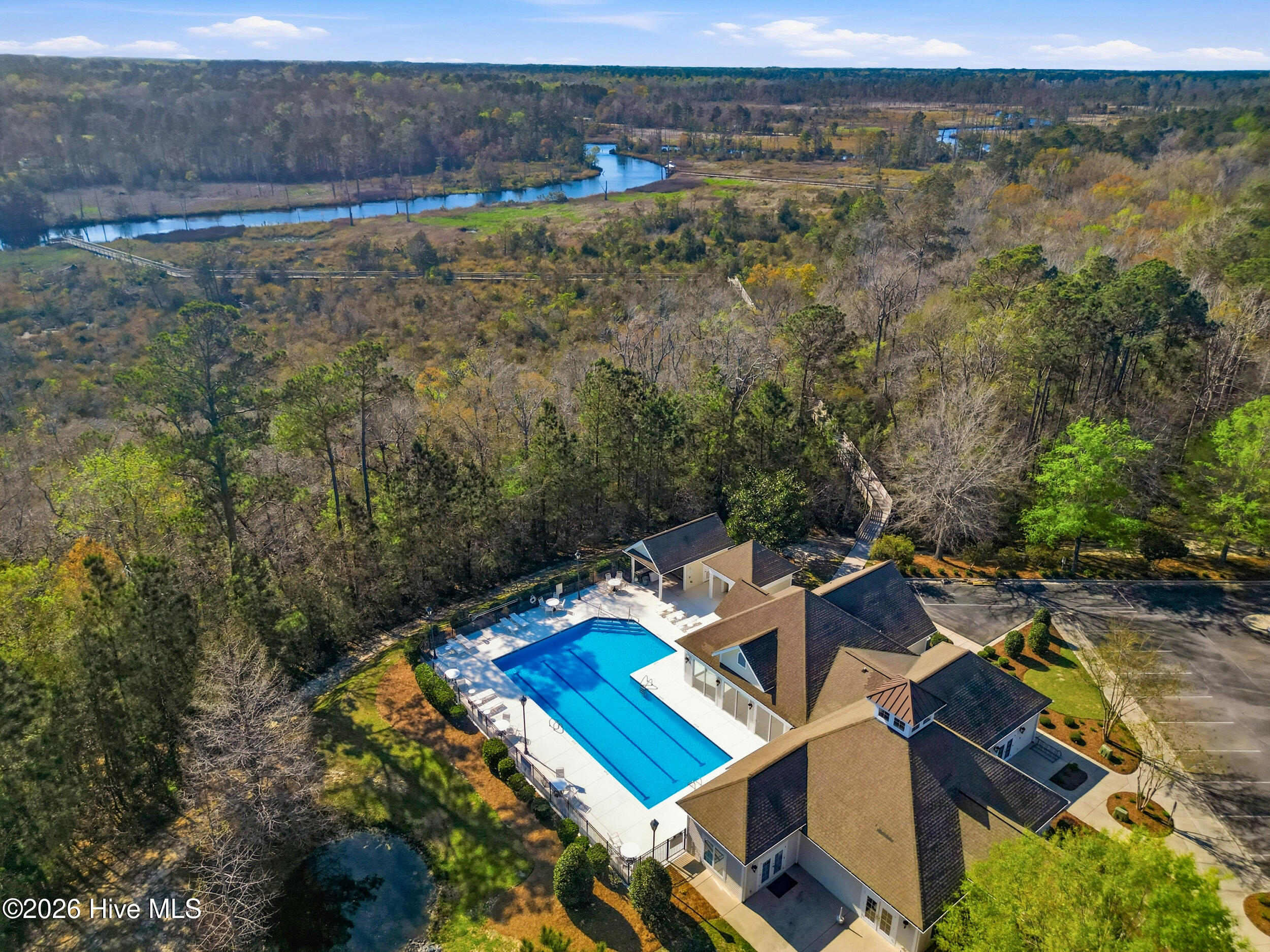 100563980 | Photo 81