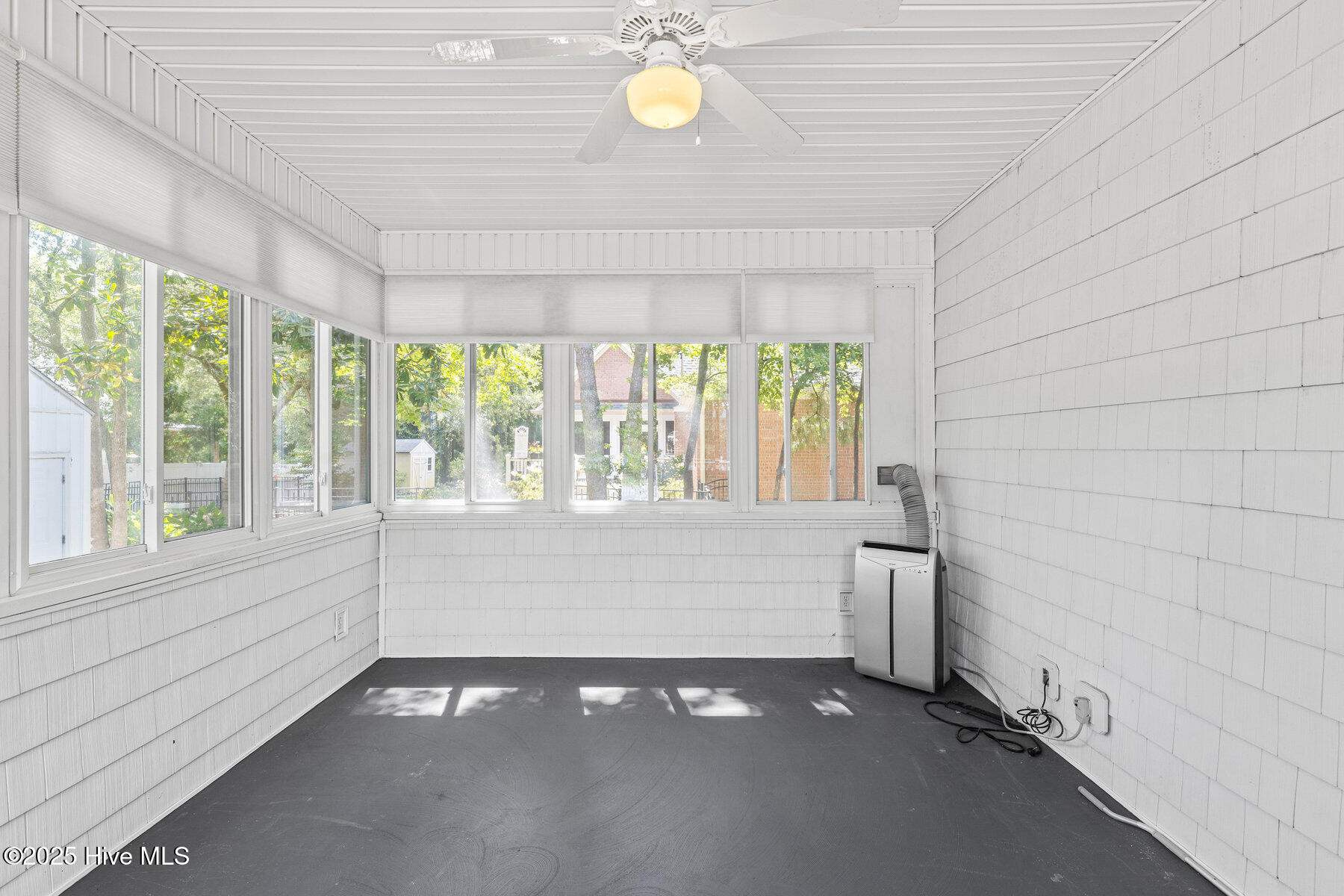 100519162 | Photo 29