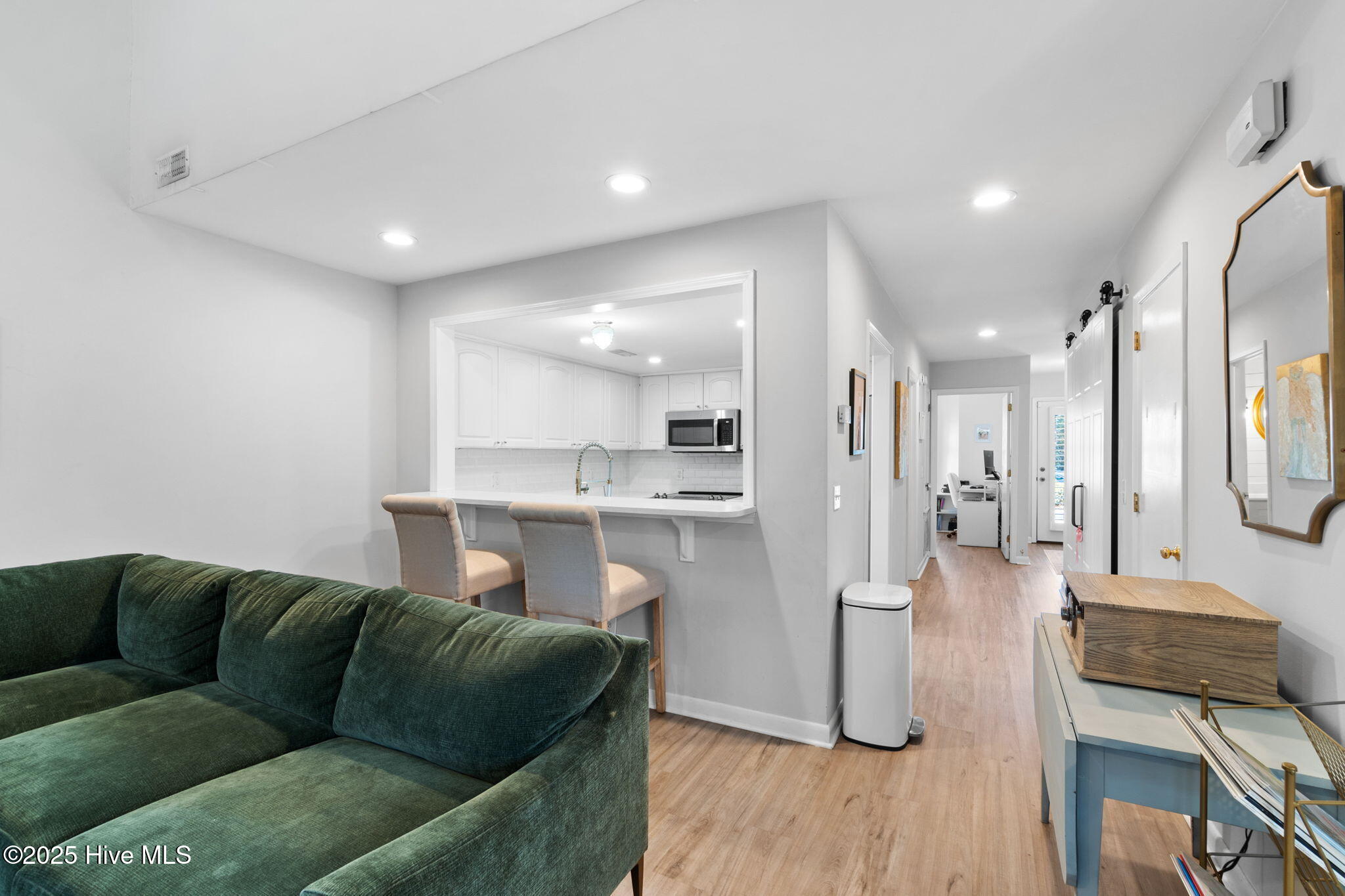 100547956 | Photo 11