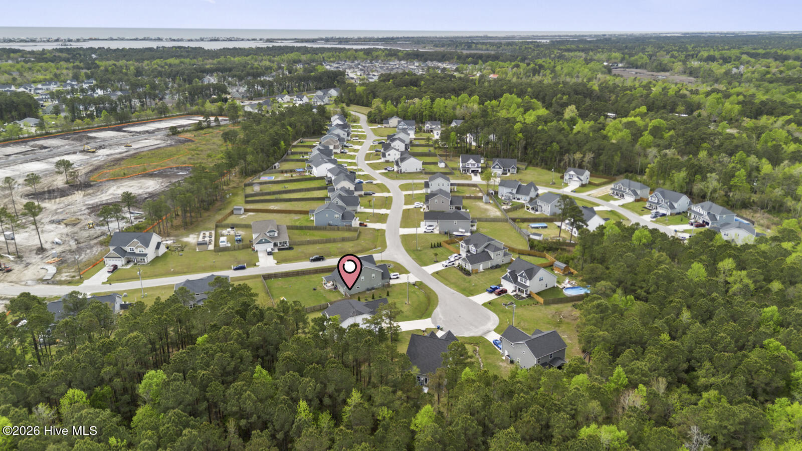 100565917 | Photo 37