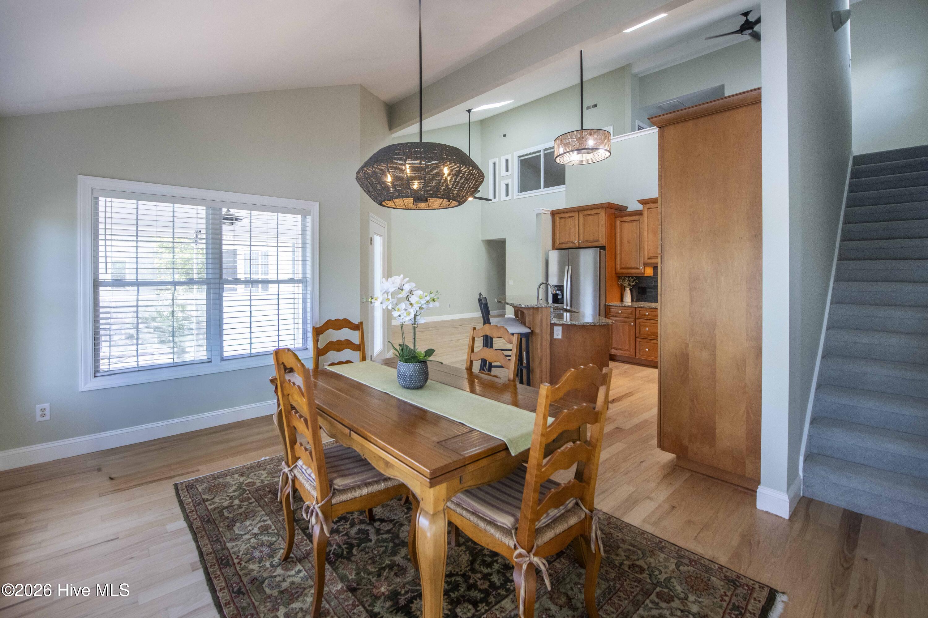 100563041 | Photo 16