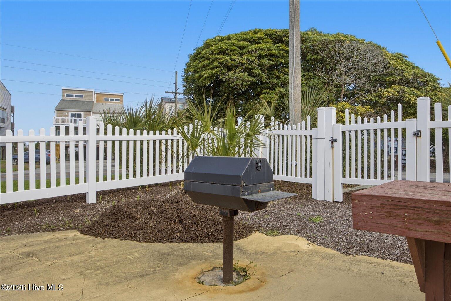 100561249 | Photo 25