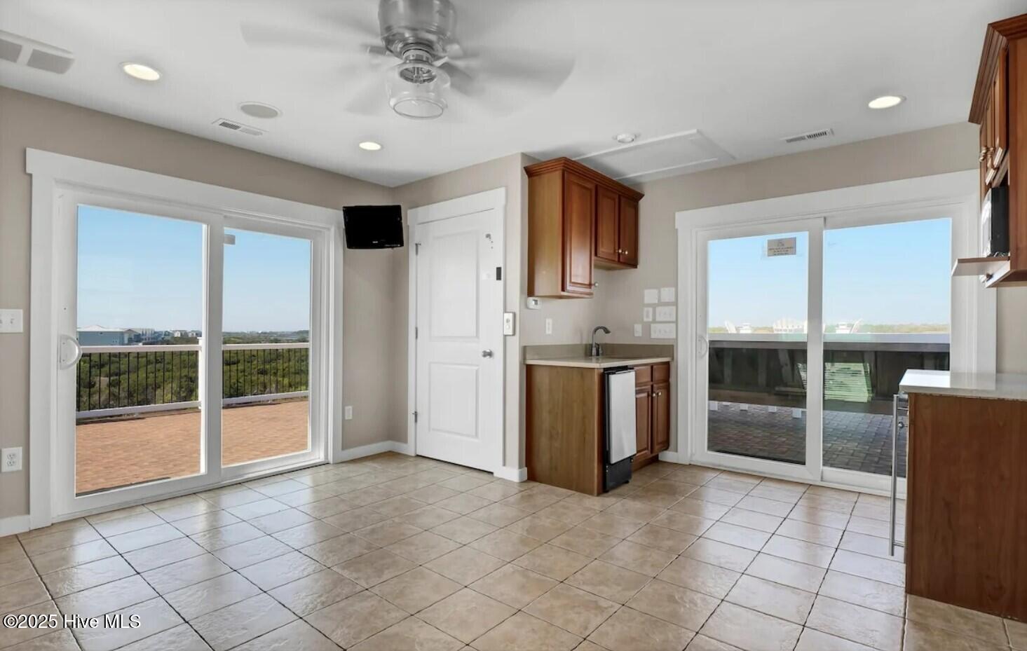 100519019 | Photo 31