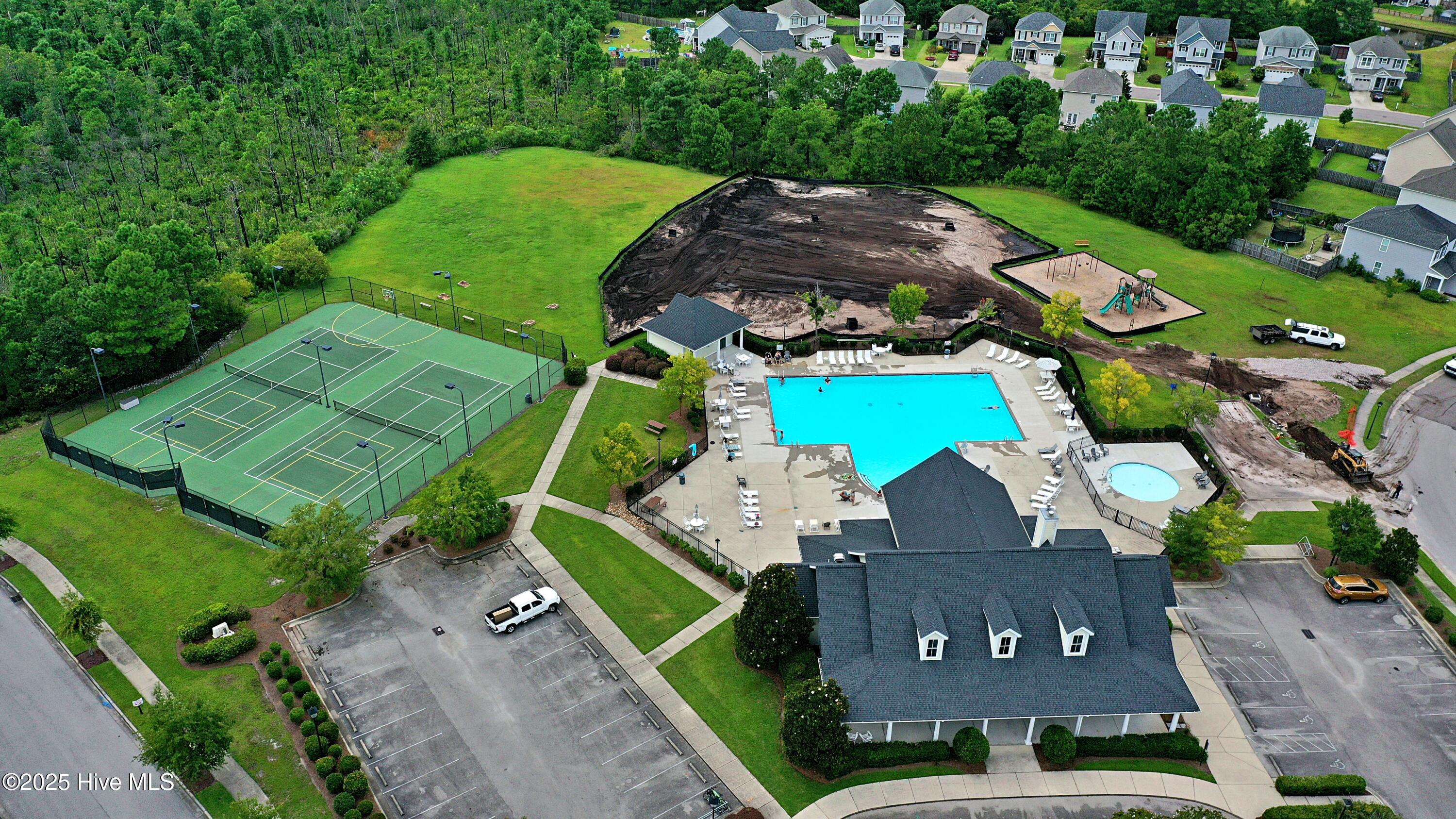 100541806 | Photo 50