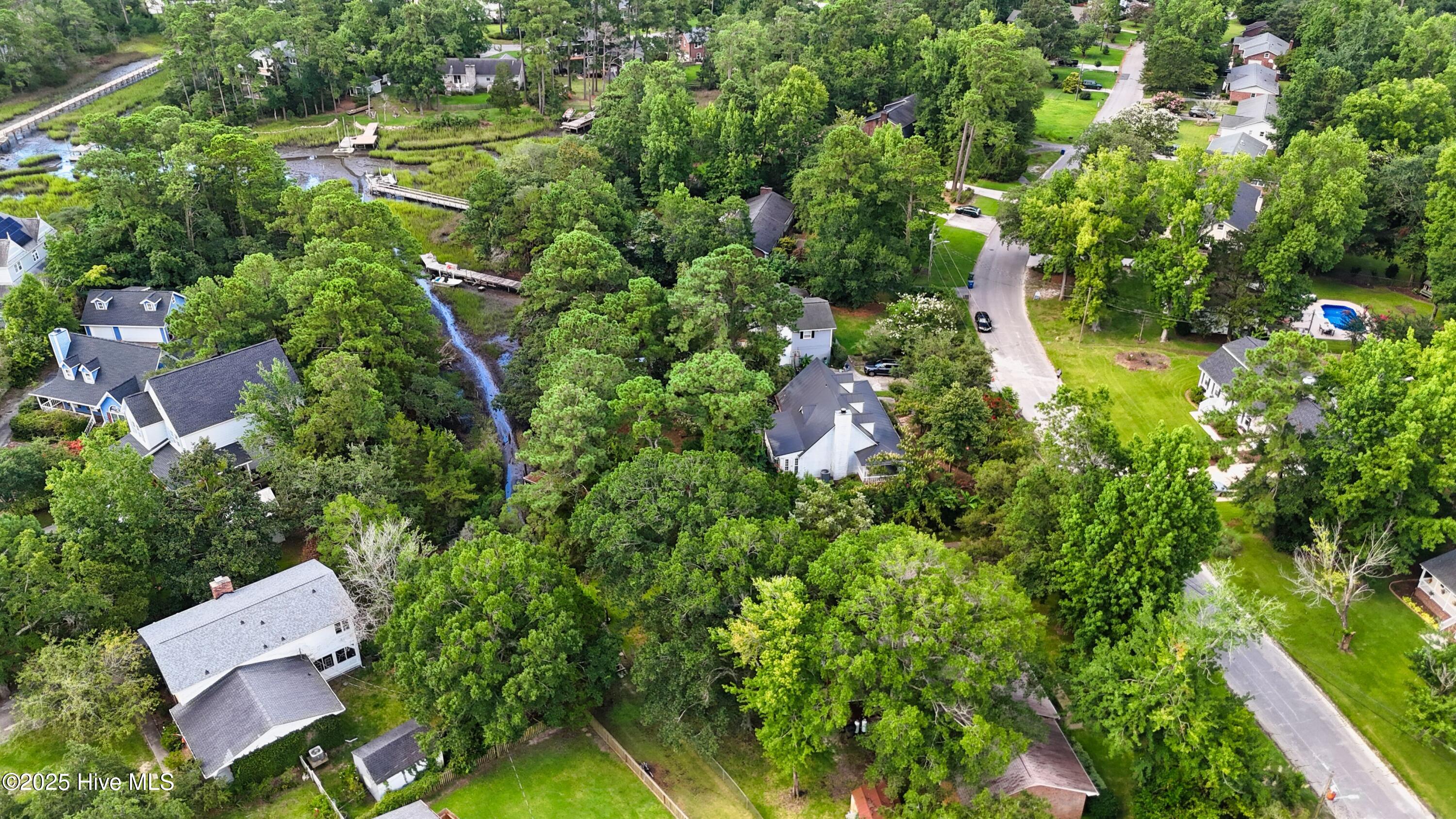 100521049 | Photo 55