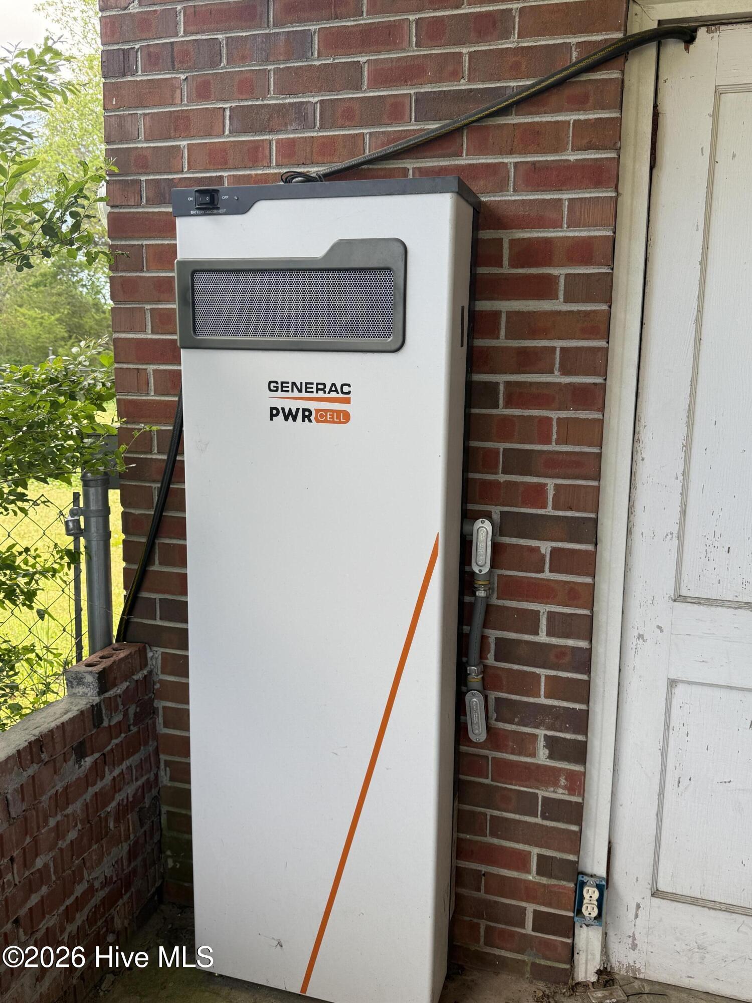 100567135 | Photo 22