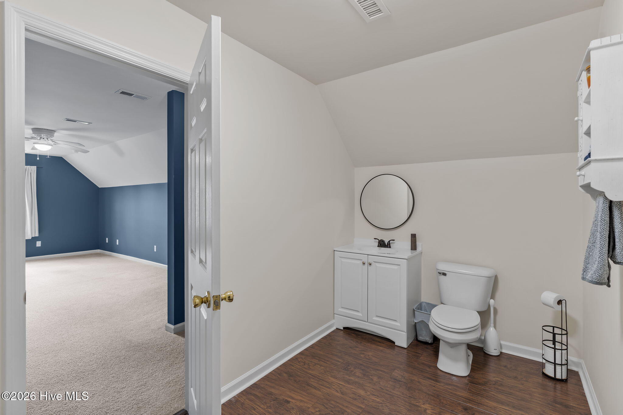 100565536 | Photo 37